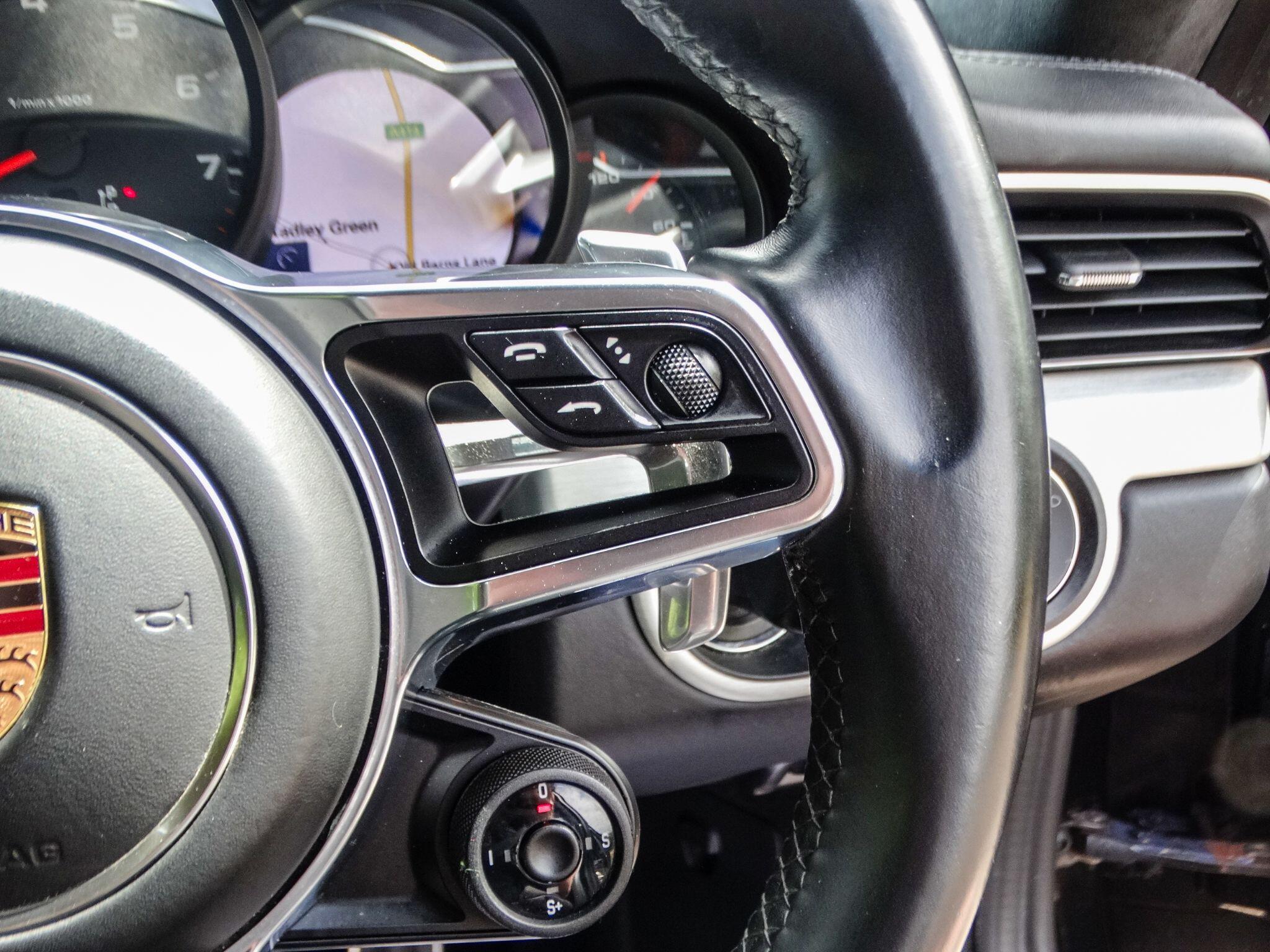 Porsche 911 view 35