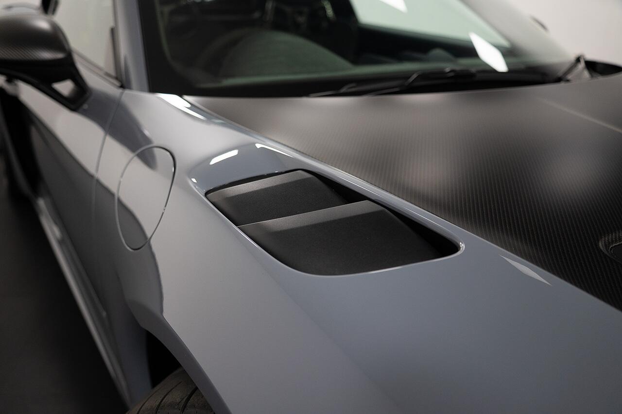 Porsche Cayman view 32