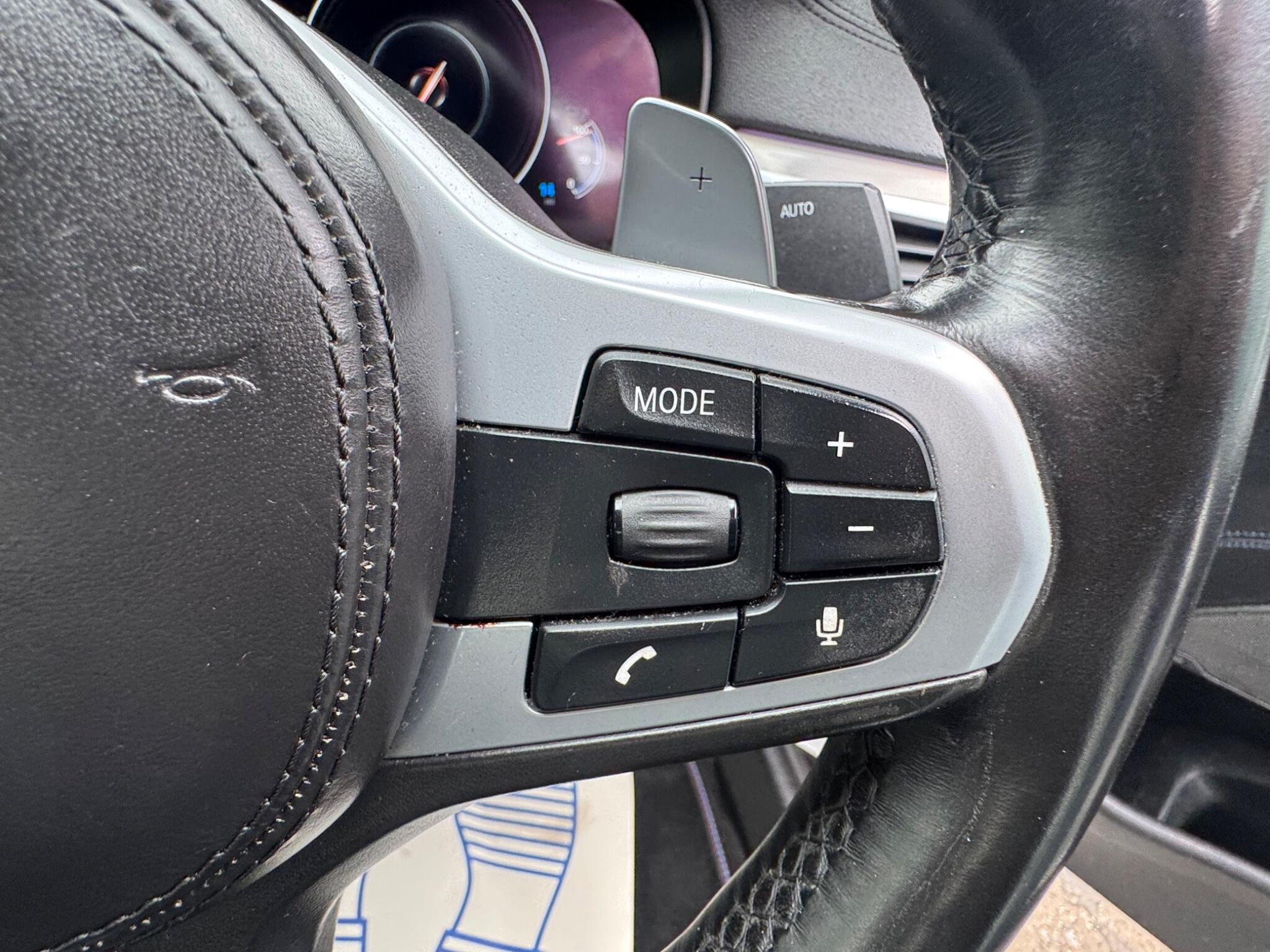 BMW 5 Series view 18