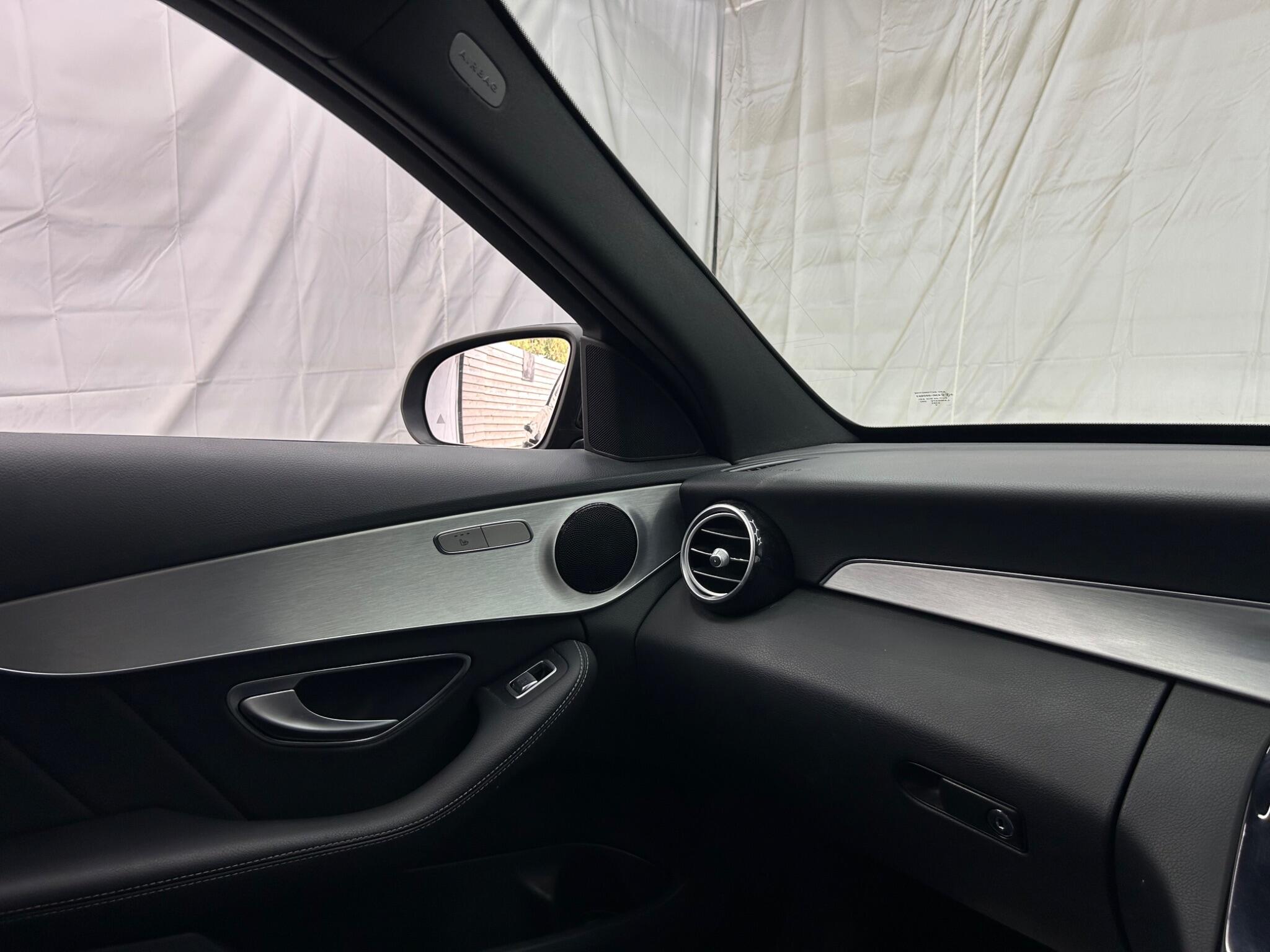 Mercedes-Benz C-Class view 11