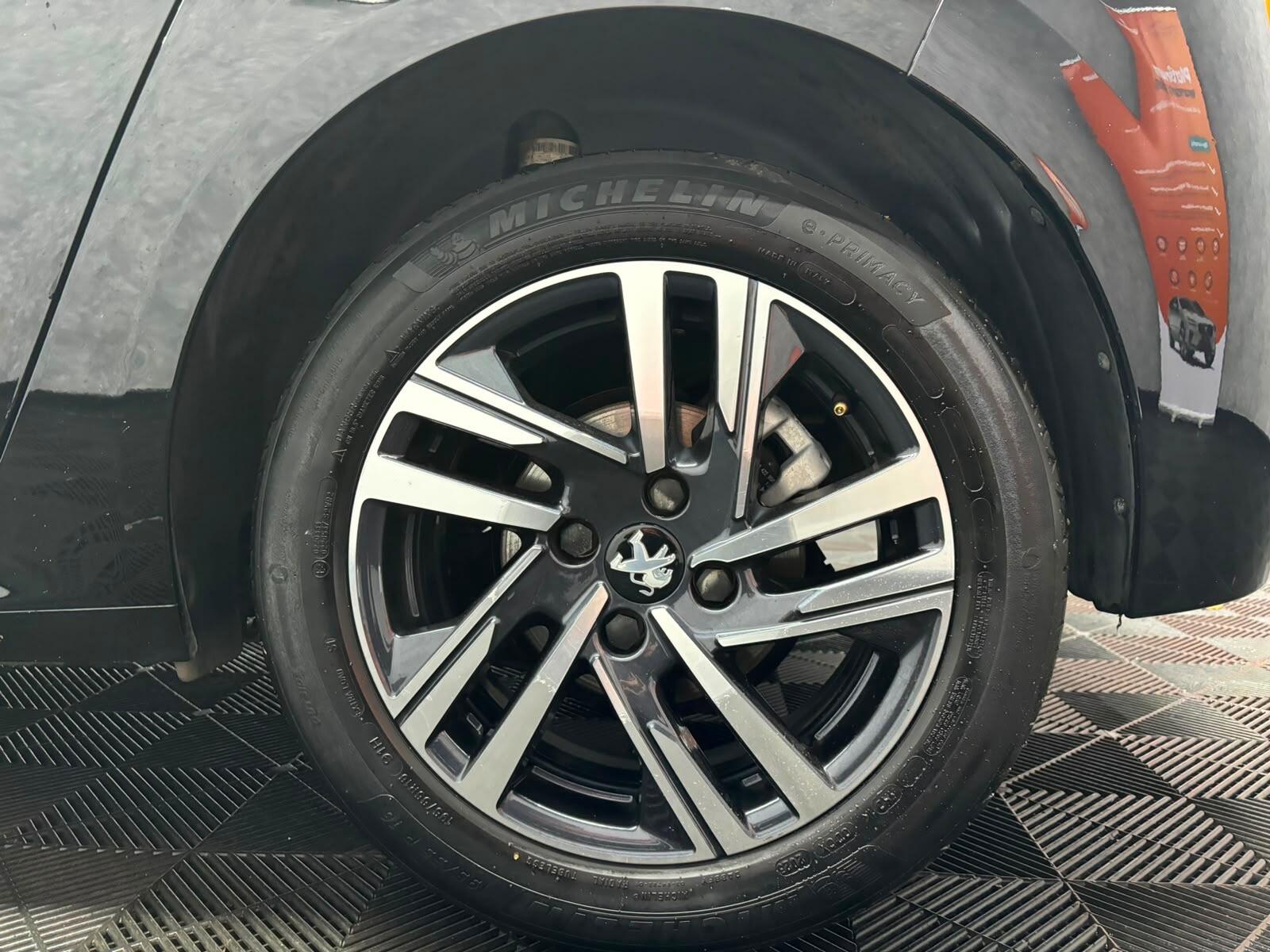 Peugeot 208 view 25