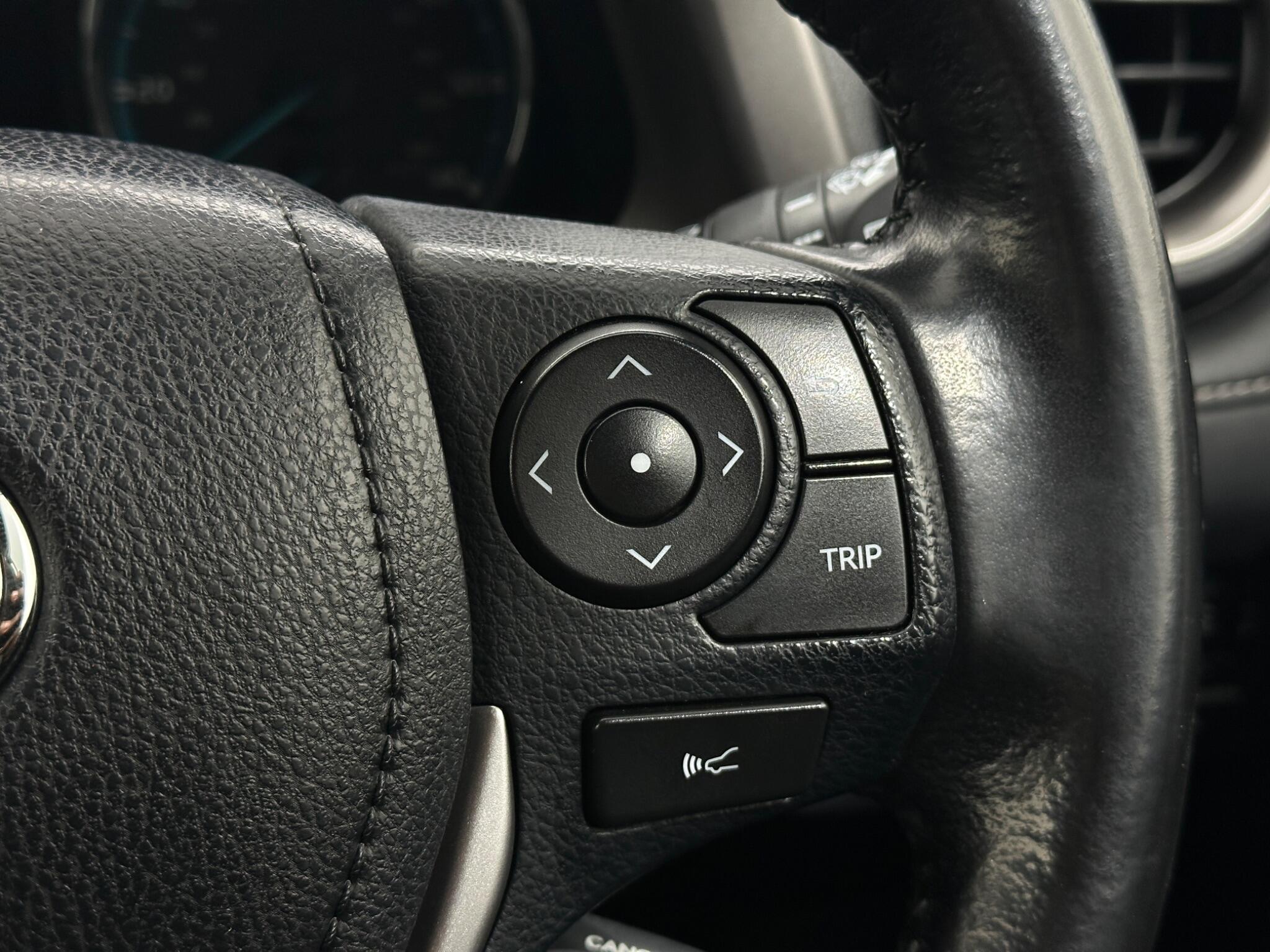 Toyota Rav4 view 16