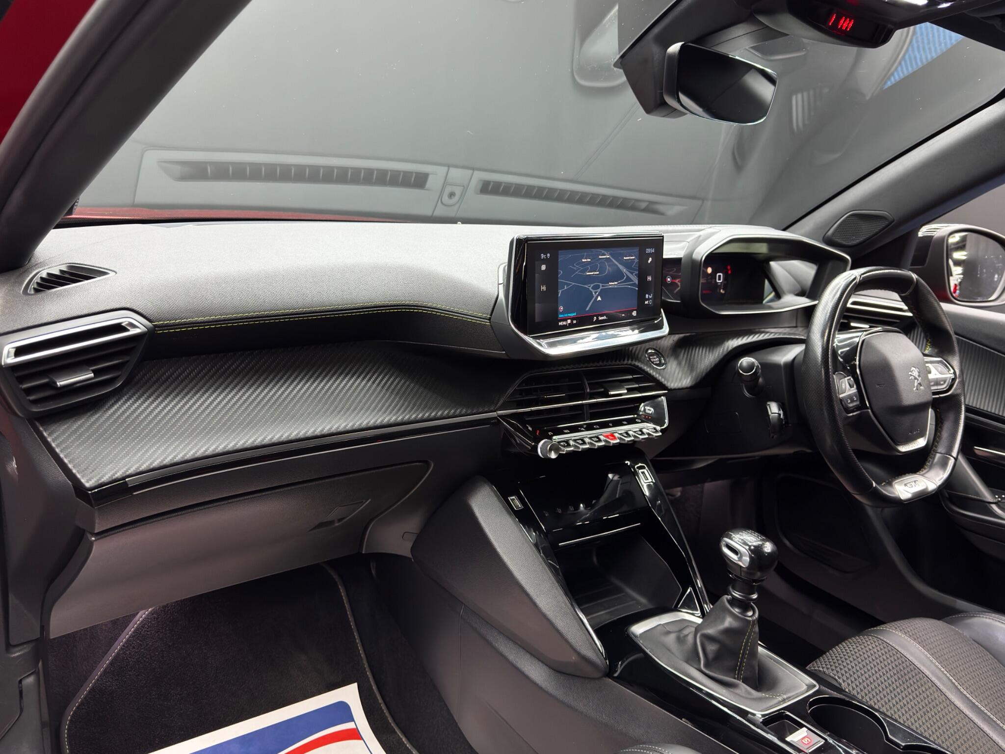 Peugeot 2008 view 11