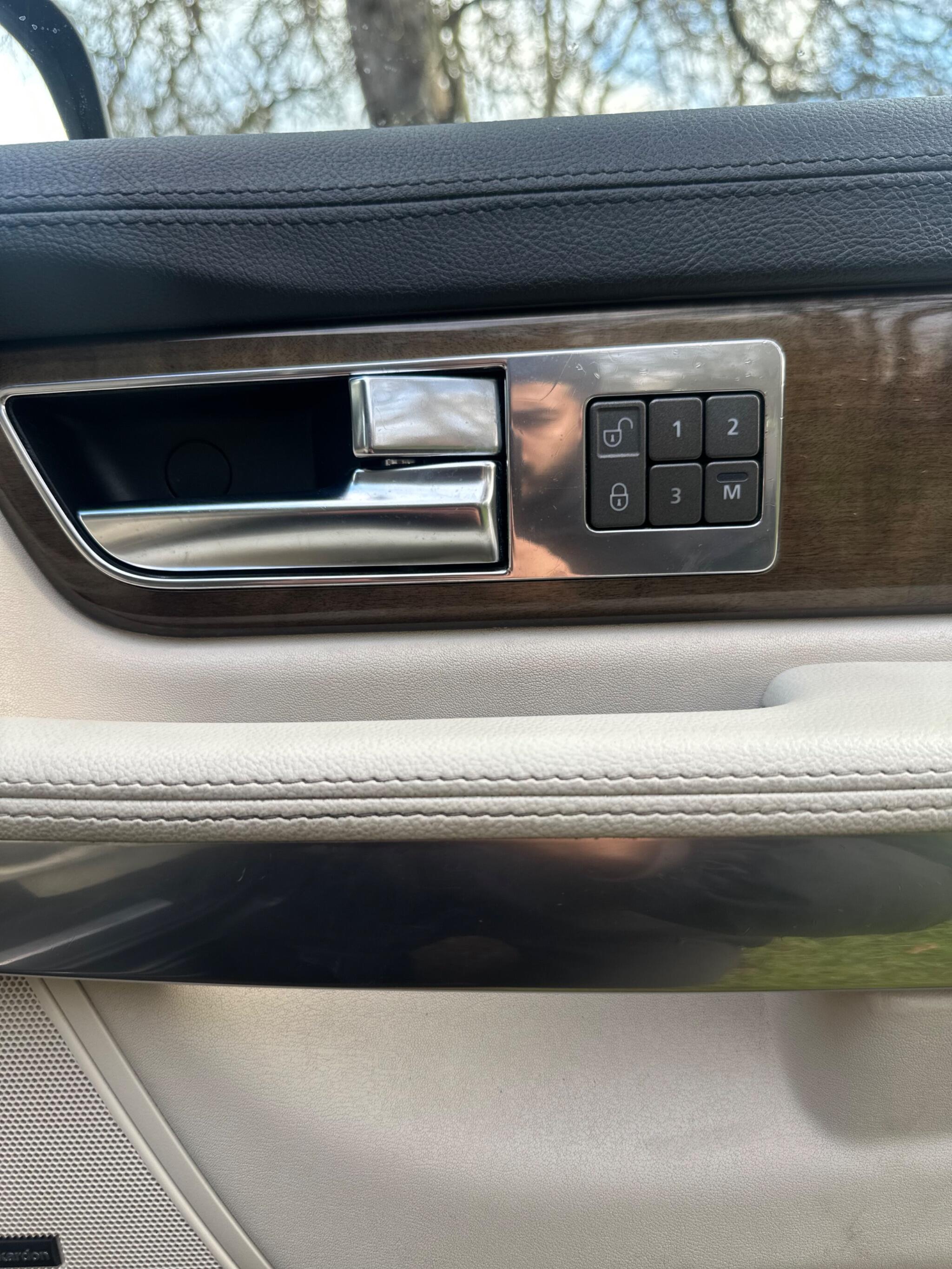 2011 Land Rover Range Rover Sport image 34