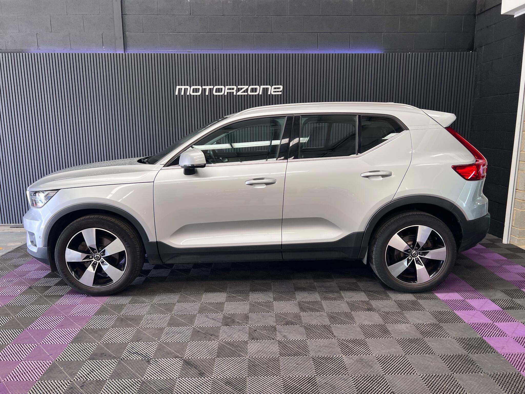 Volvo XC40 view 16