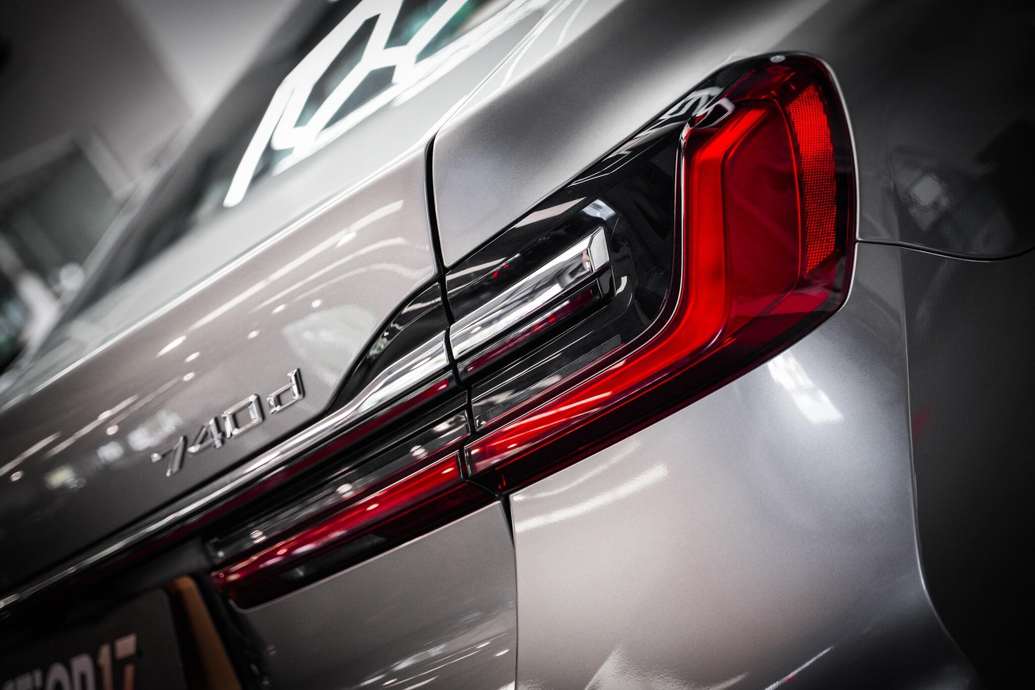 BMW 7 Series view 37