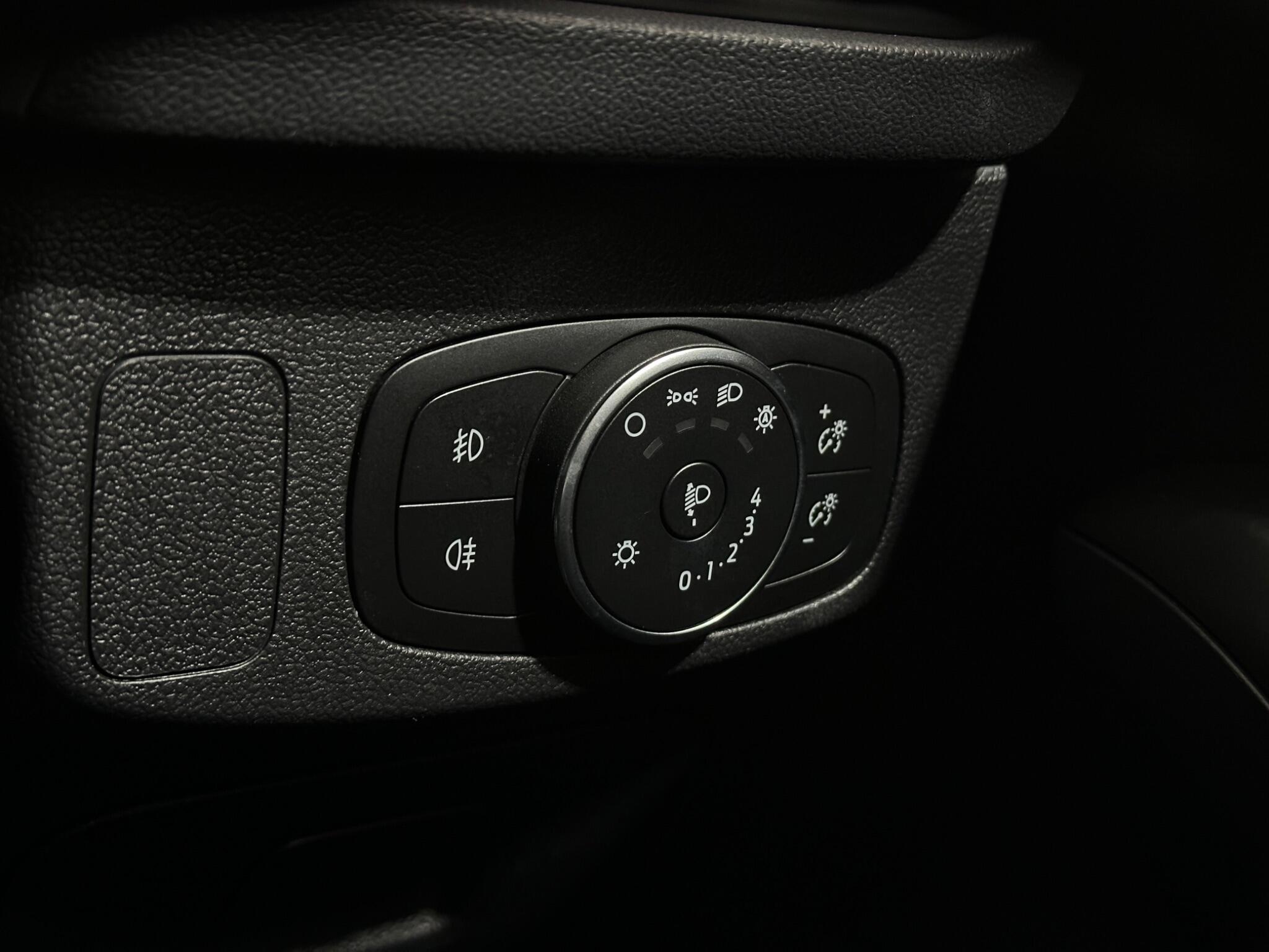 Ford Focus view 18