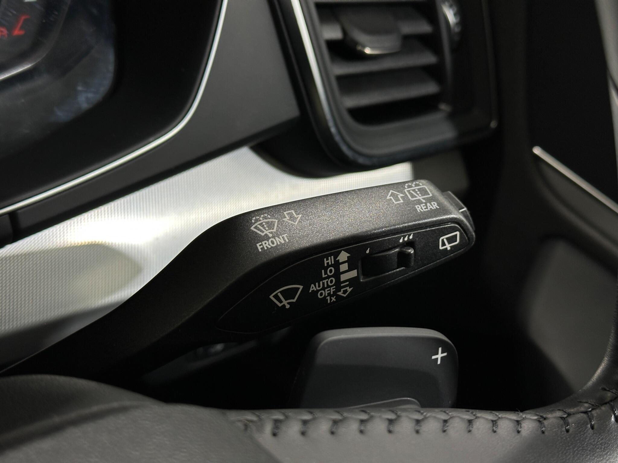 Audi Q5 view 17