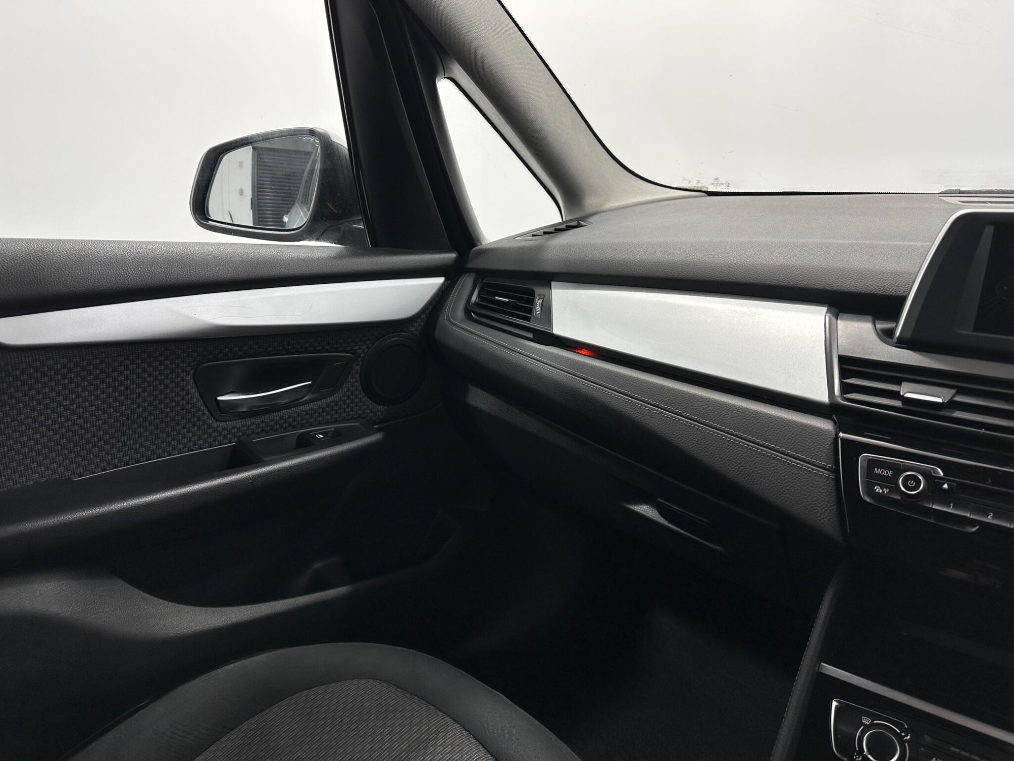 BMW 2 Series view 26