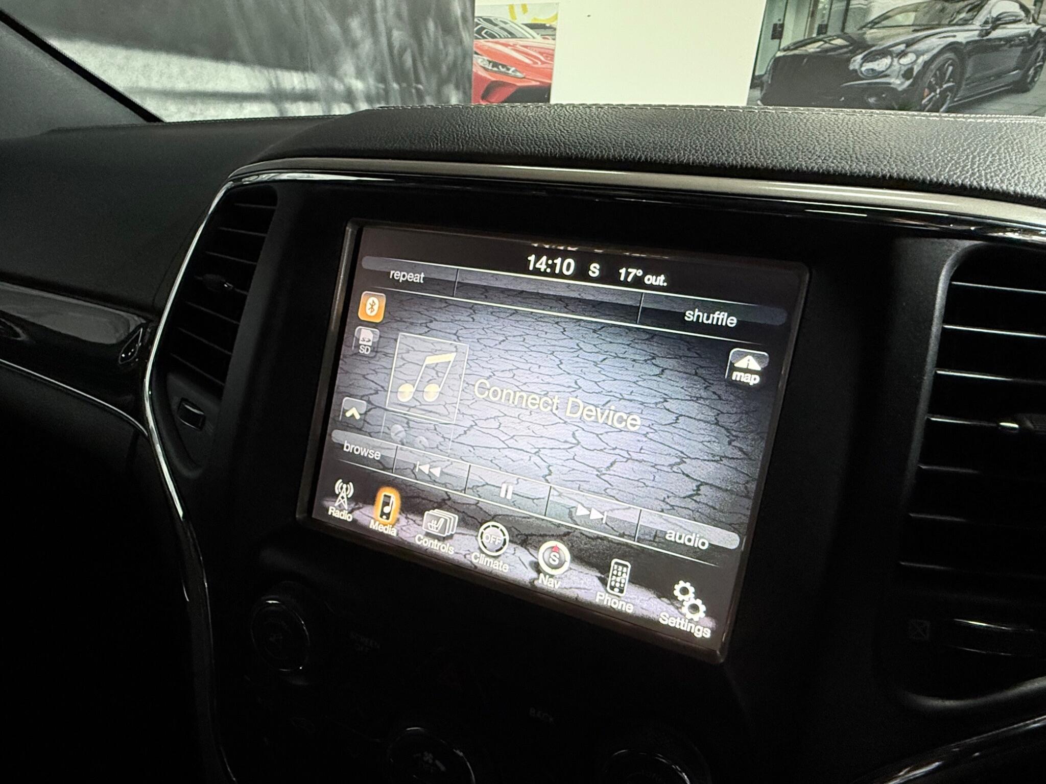 Jeep Grand Cherokee view 36