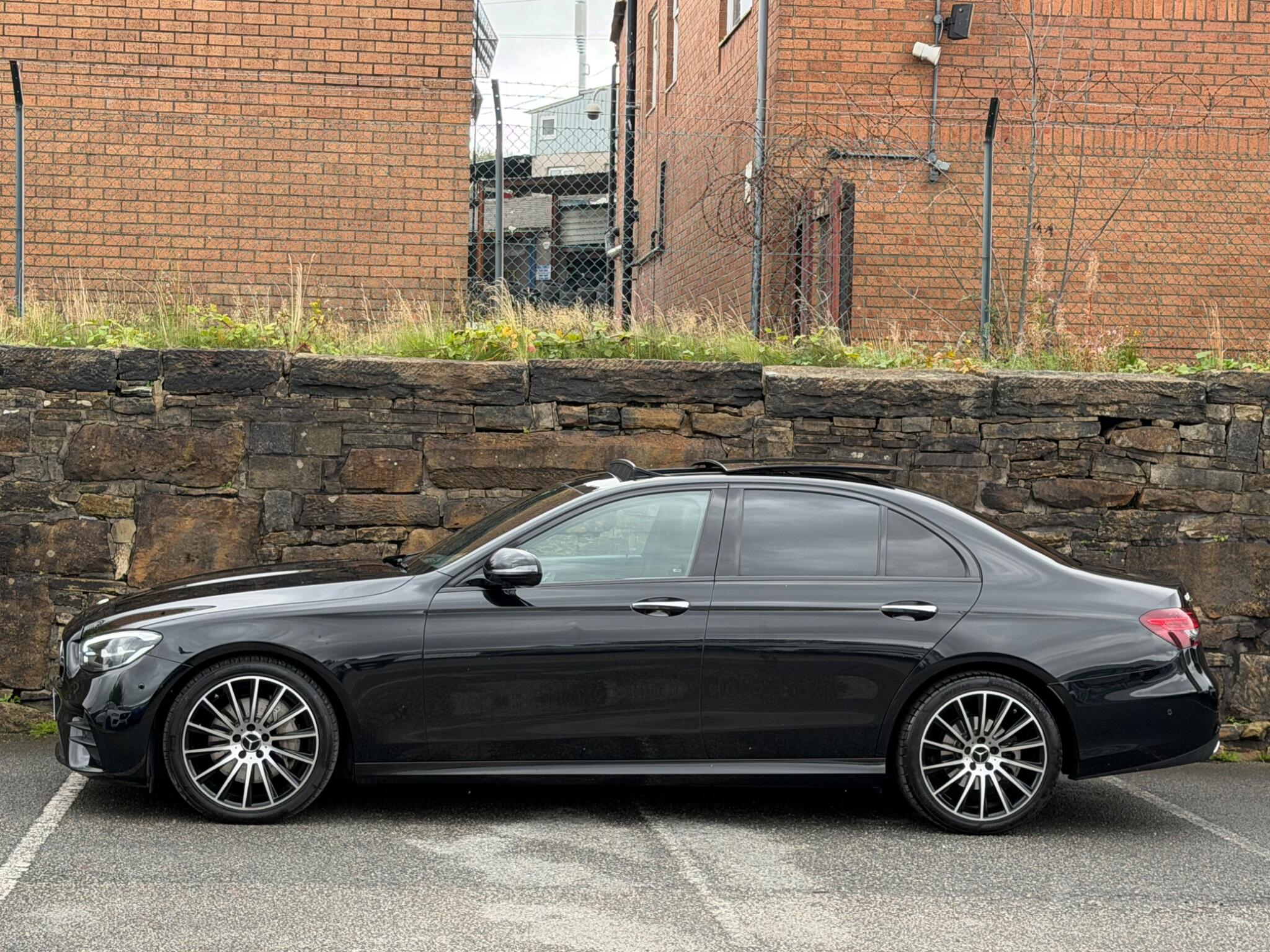 Mercedes-Benz E-Class view 4