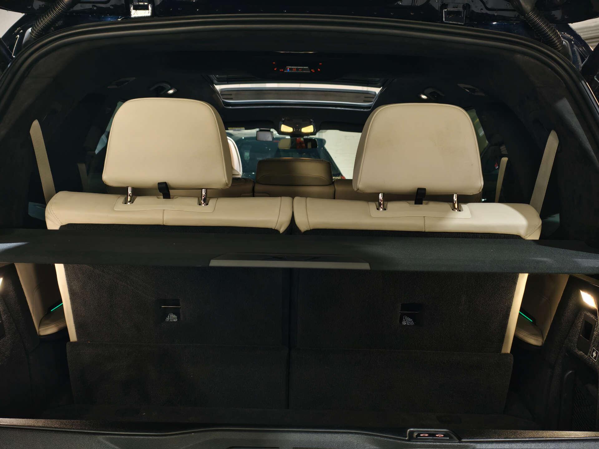 BMW X7 view 22