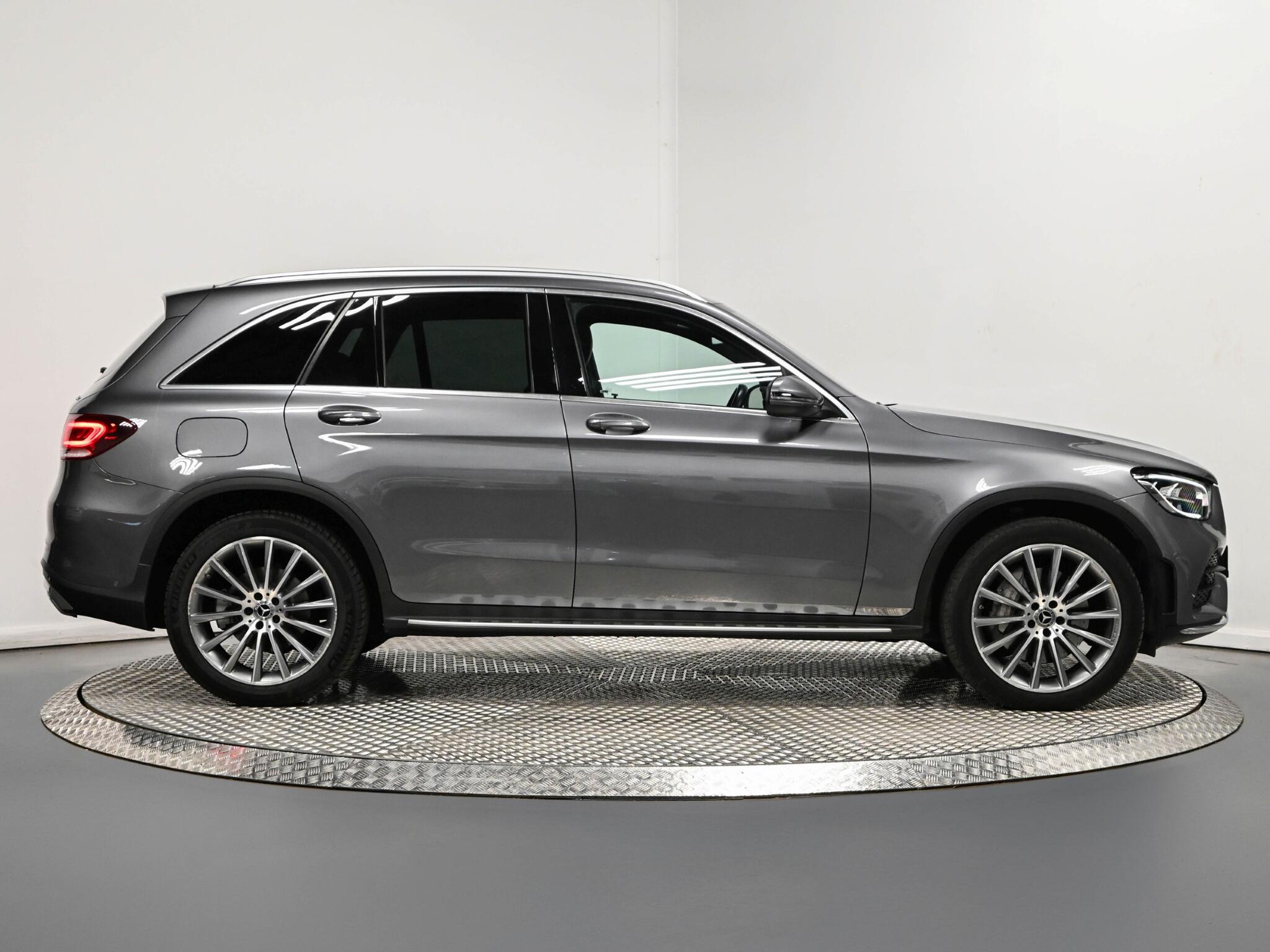 Mercedes-Benz GLC view 39