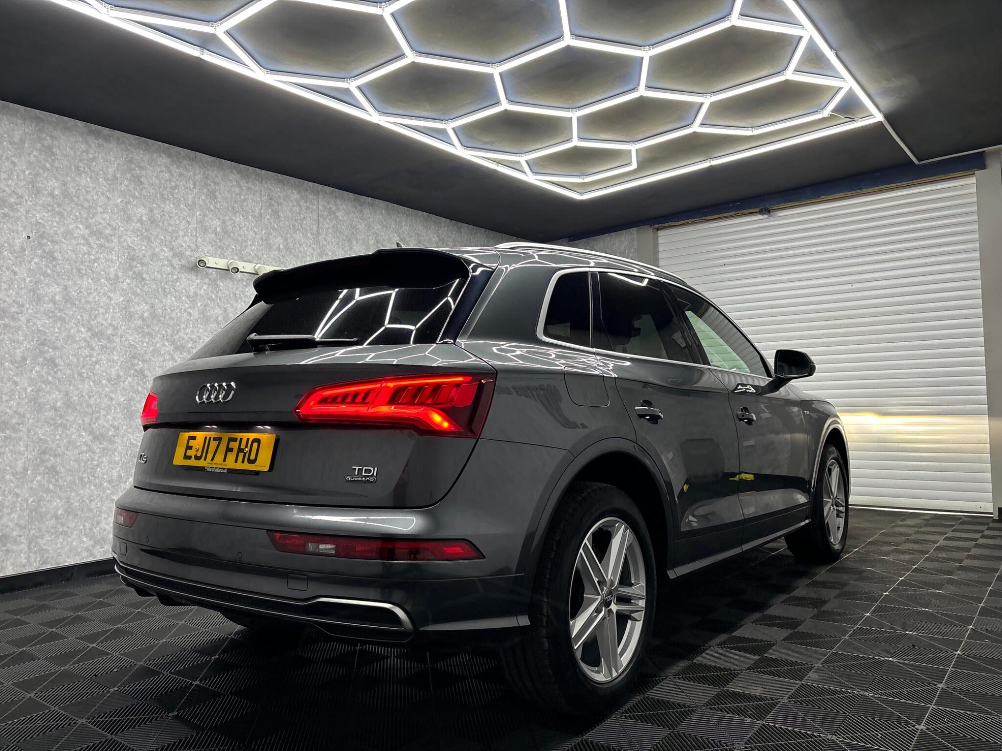 Audi Q5 view 2