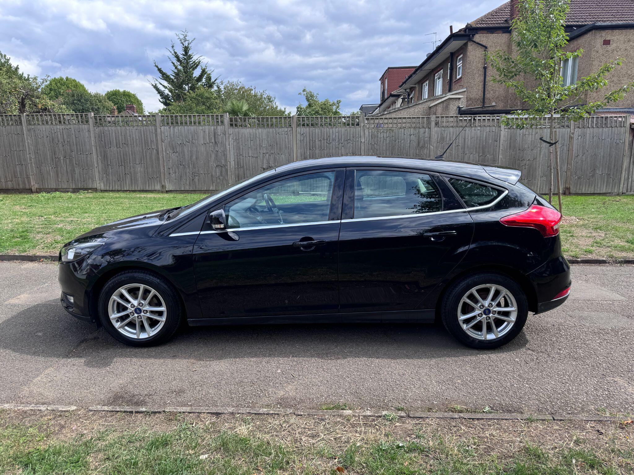 2016 Ford Focus image 6
