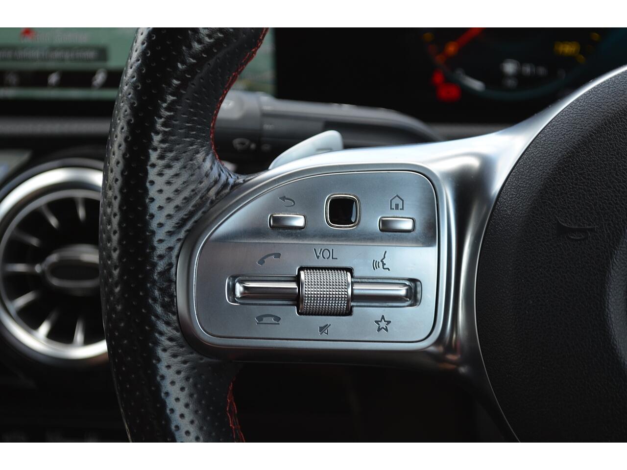 Mercedes-Benz Cla view 29