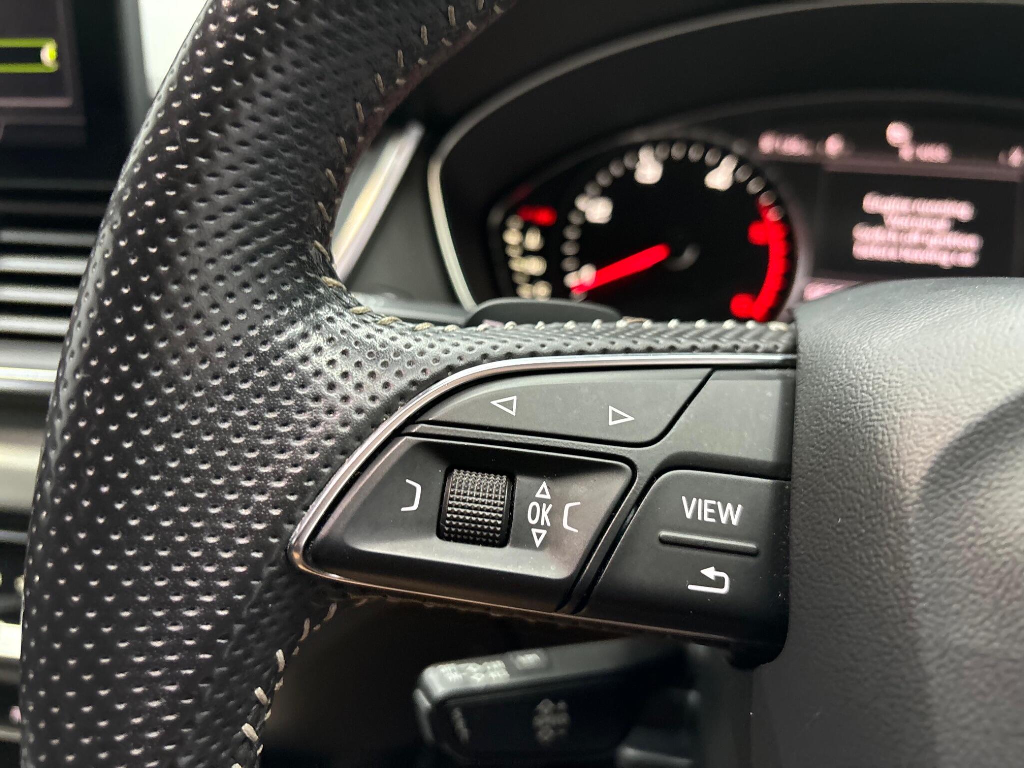 Audi Q5 view 16