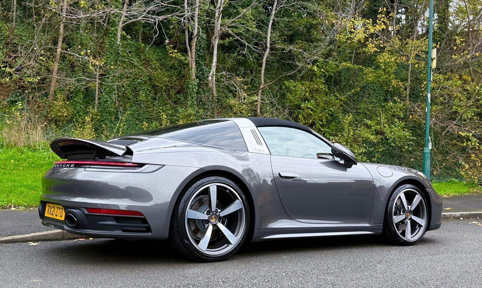 Porsche 911 view 73