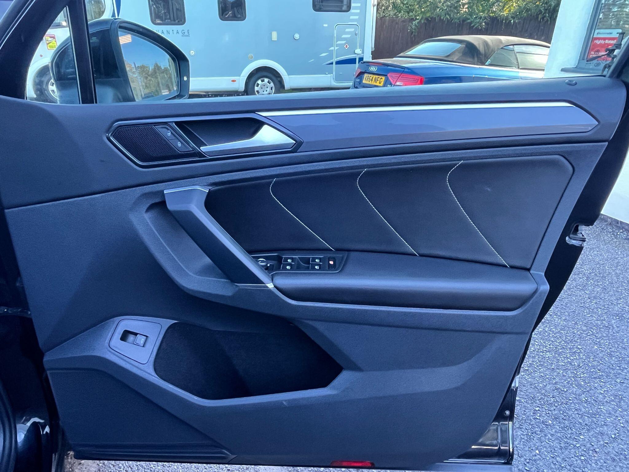 Volkswagen Tiguan view 15