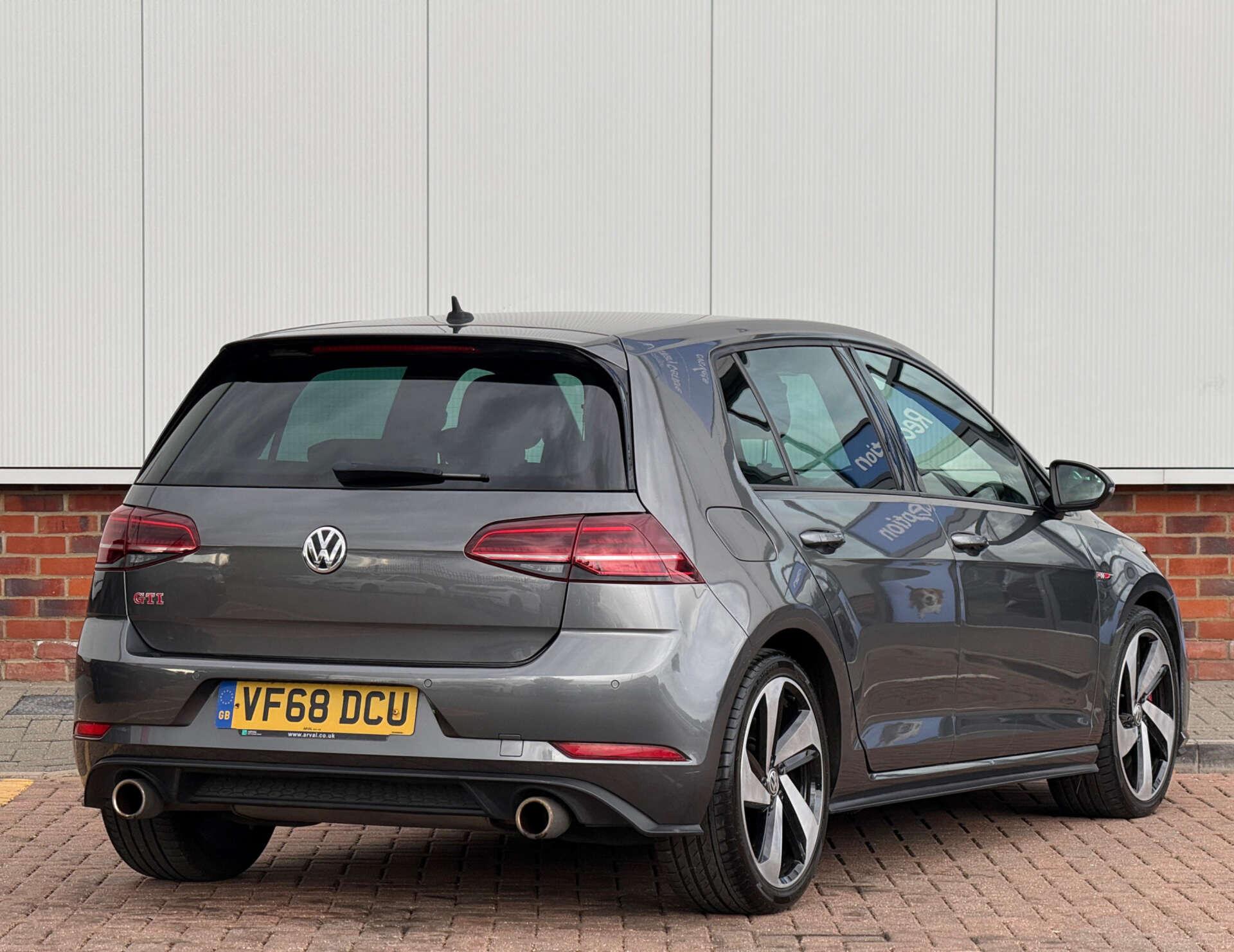 Volkswagen Golf view 10