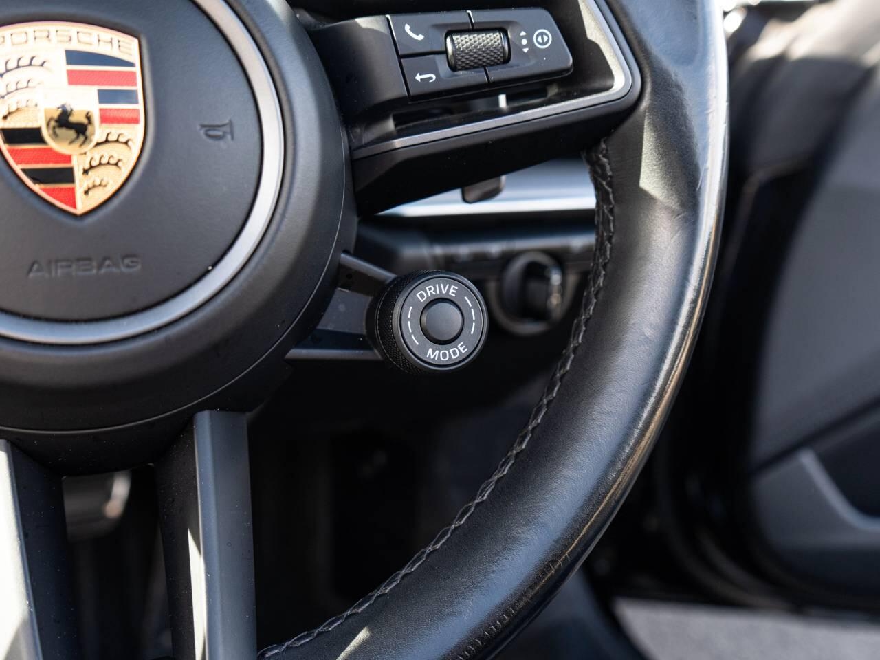 Porsche 911 view 21