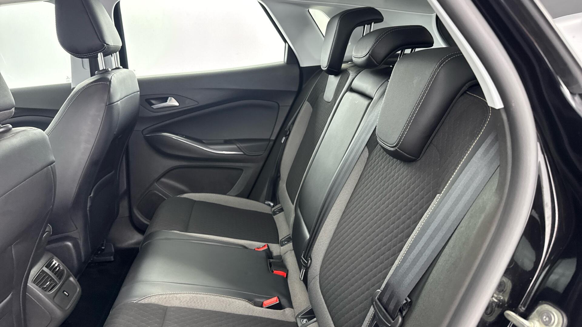 Vauxhall Grandland X view 14