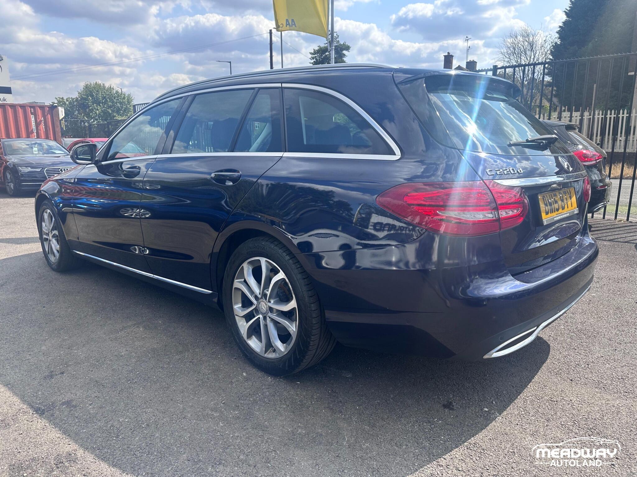 Mercedes-Benz C Class view 12