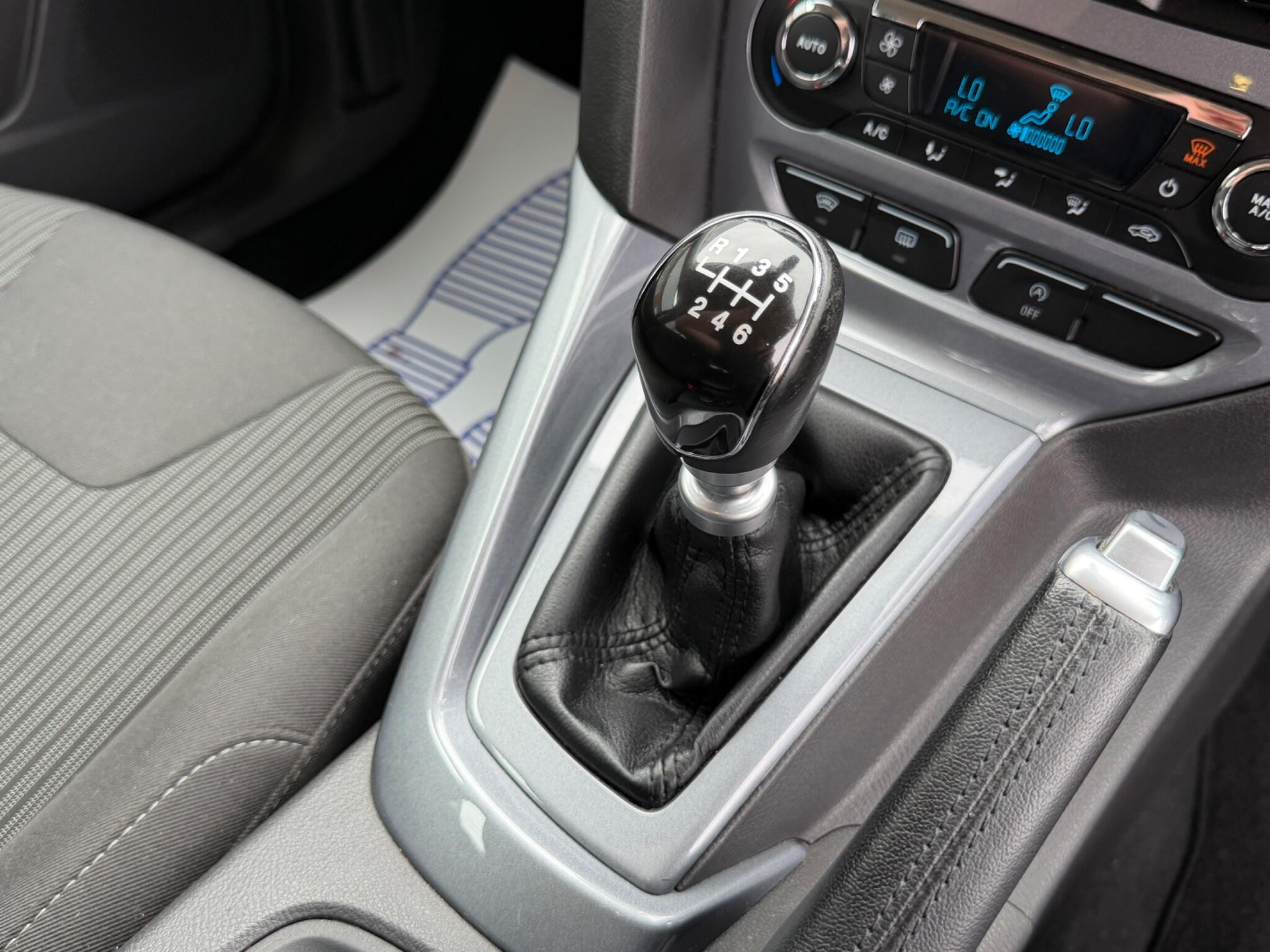 Ford Focus view 79