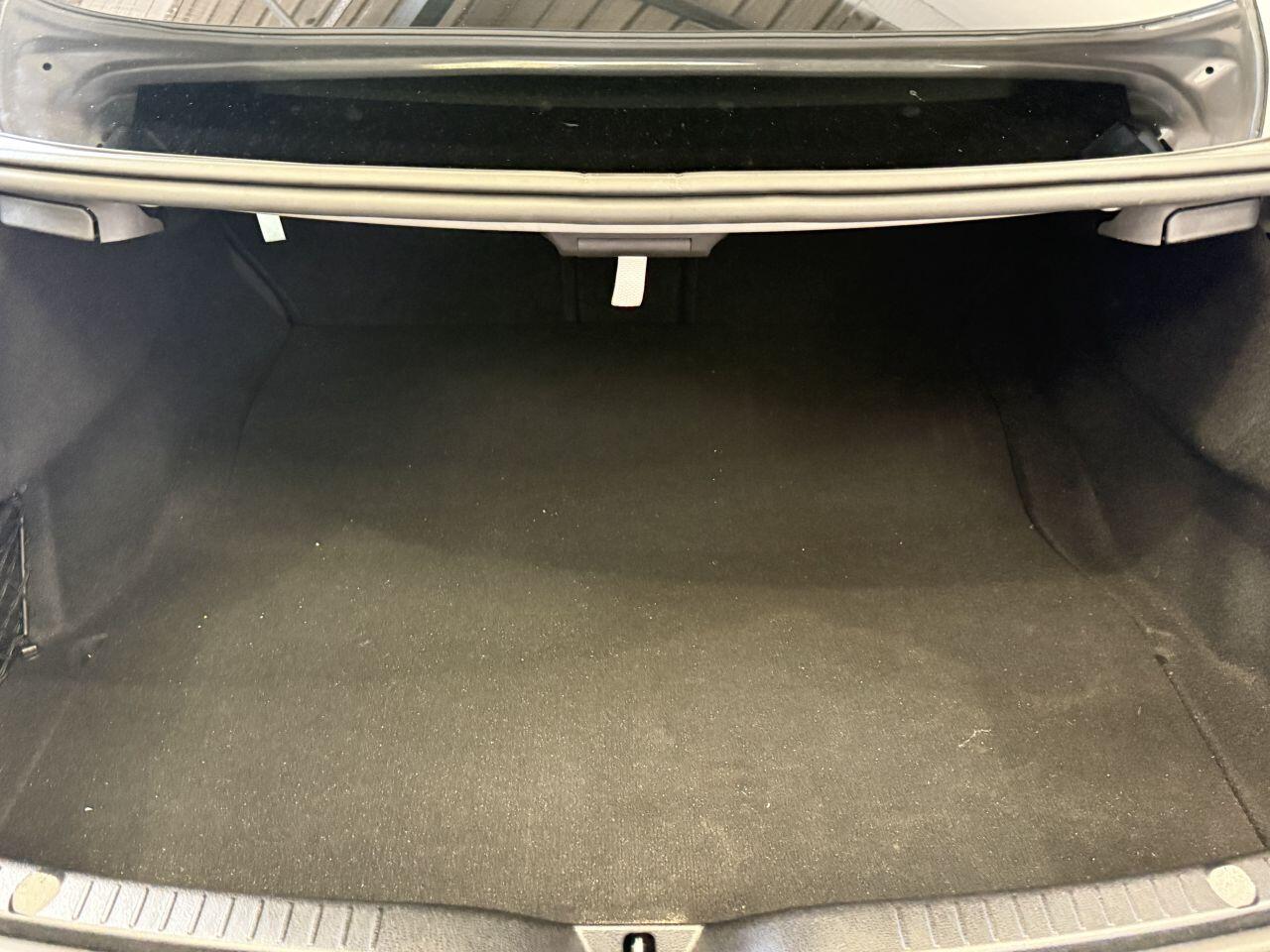 Mercedes-Benz C Class view 17
