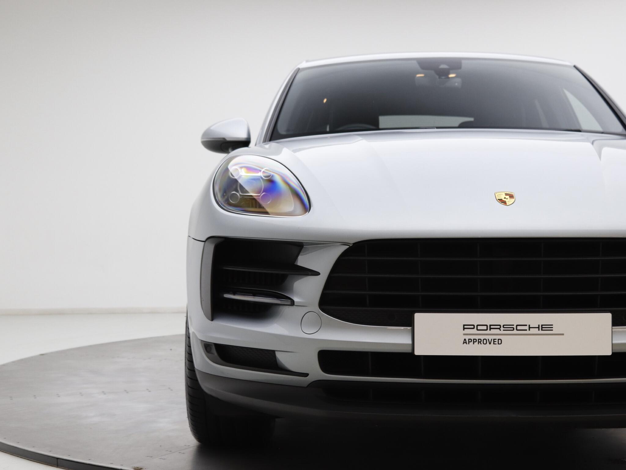 Porsche Macan view 23