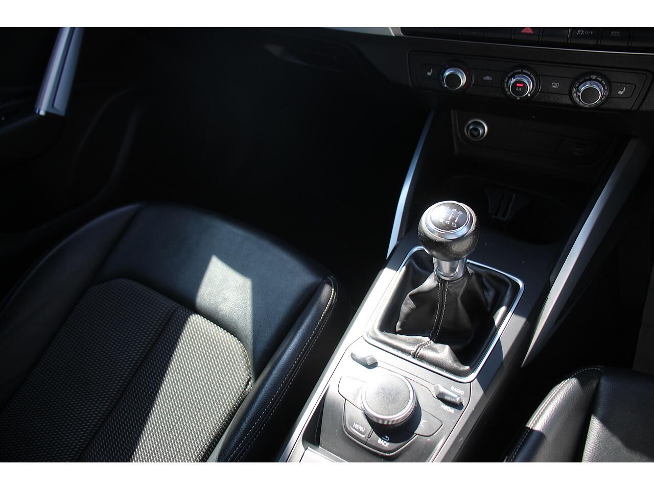 Audi Q2 view 23