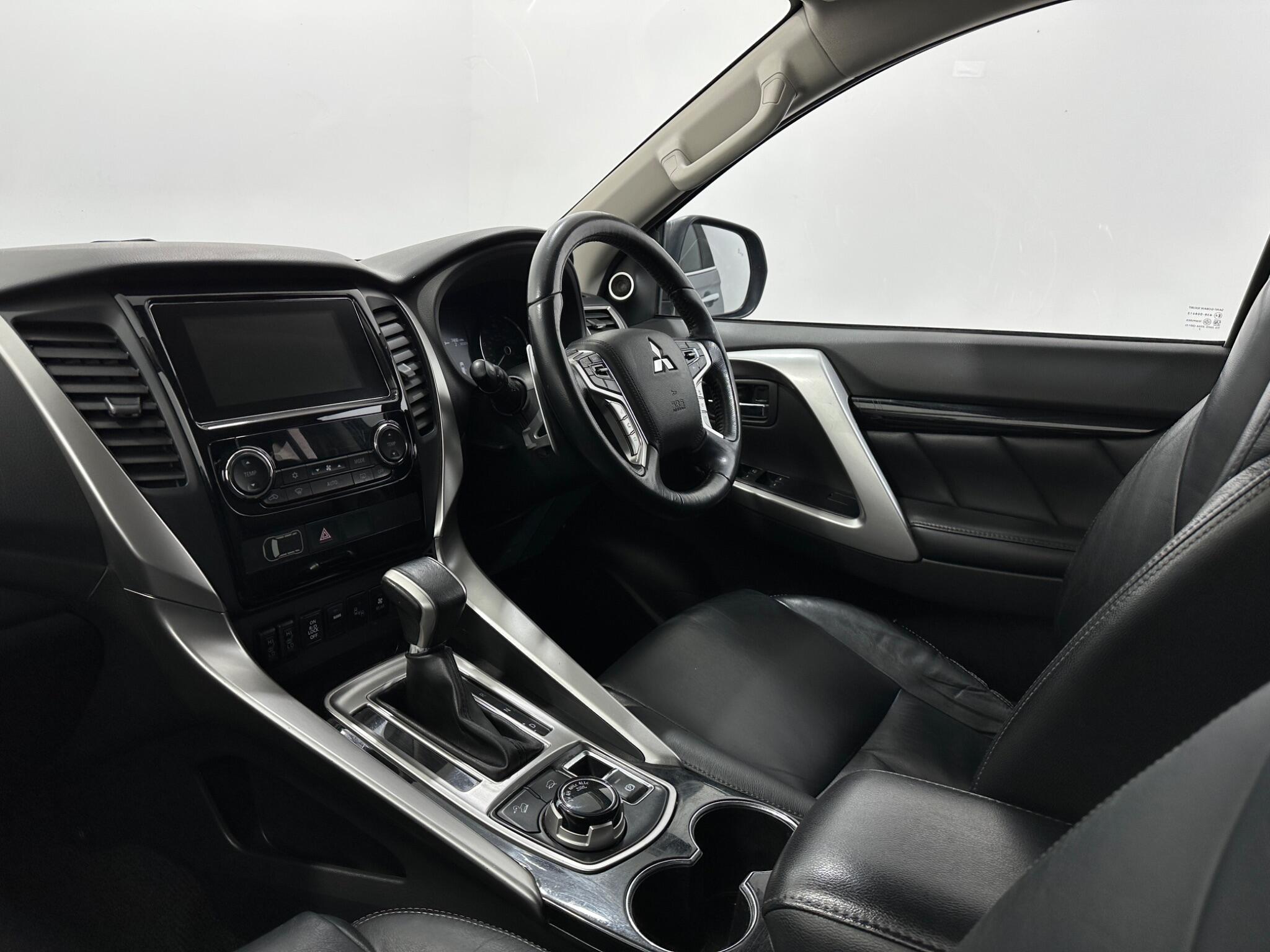 Mitsubishi Shogun Sport view 32