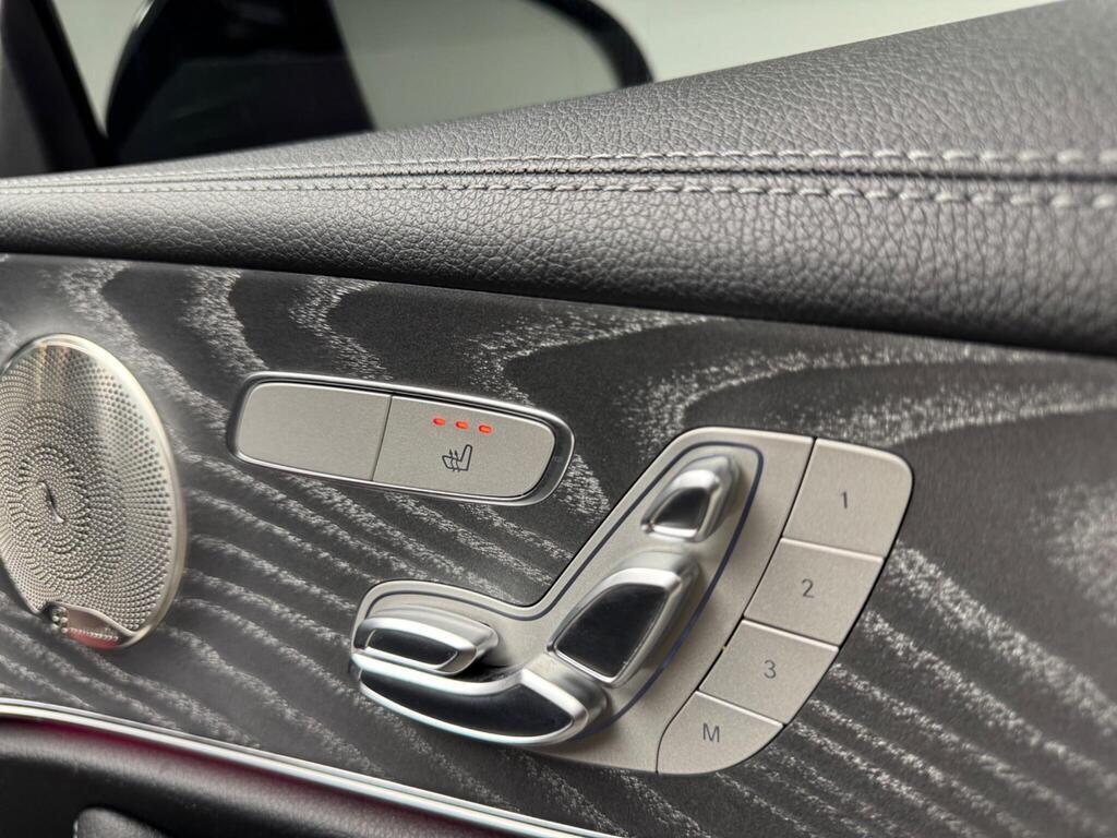 Mercedes-Benz E-Class view 12