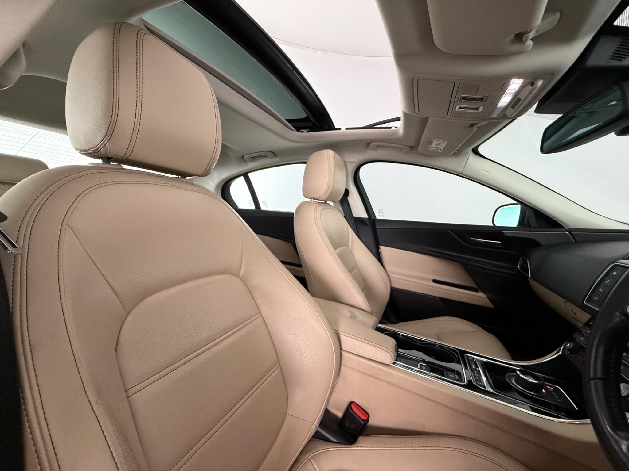 Jaguar Xe view 29