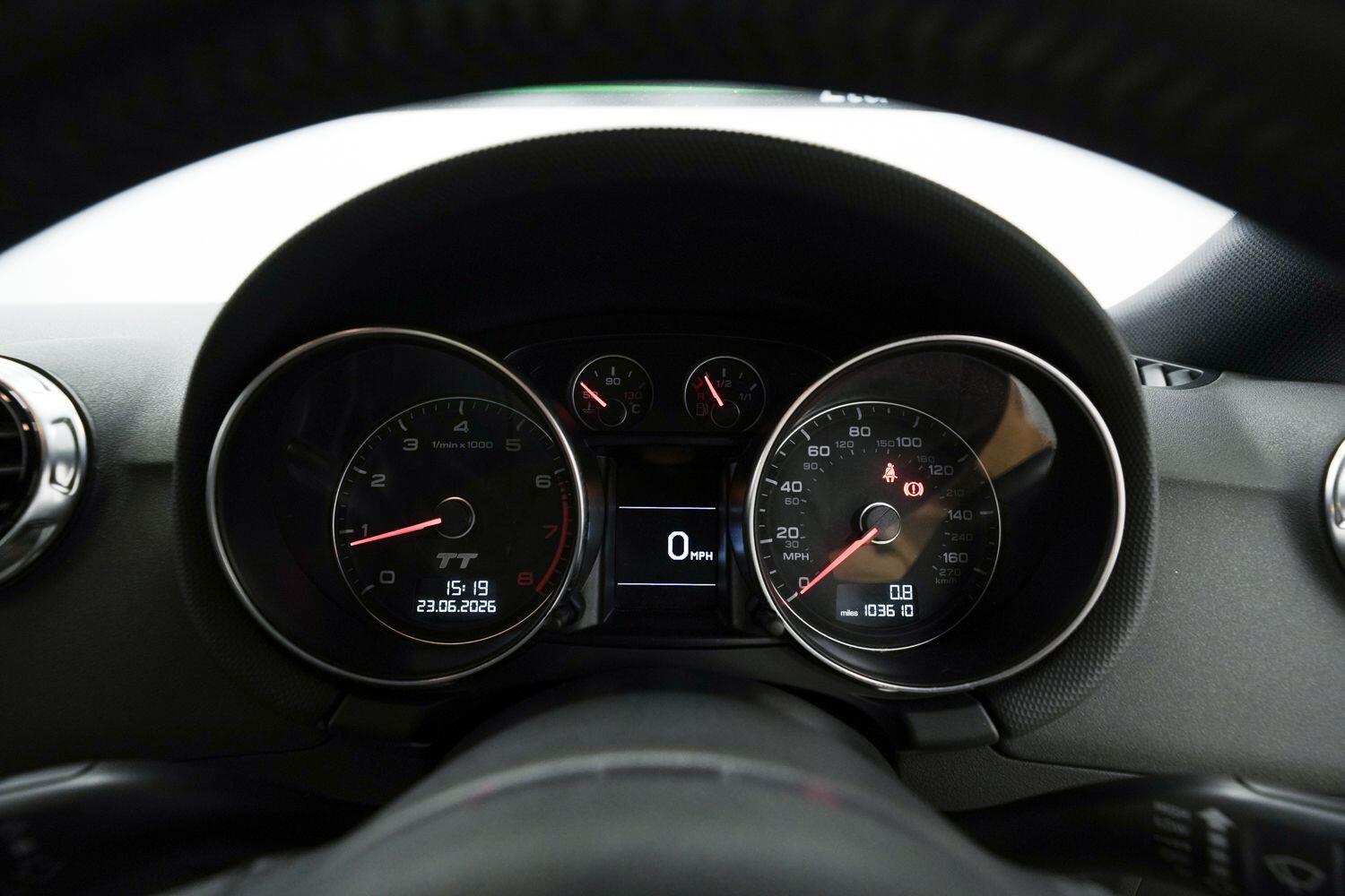 Audi TT view 23
