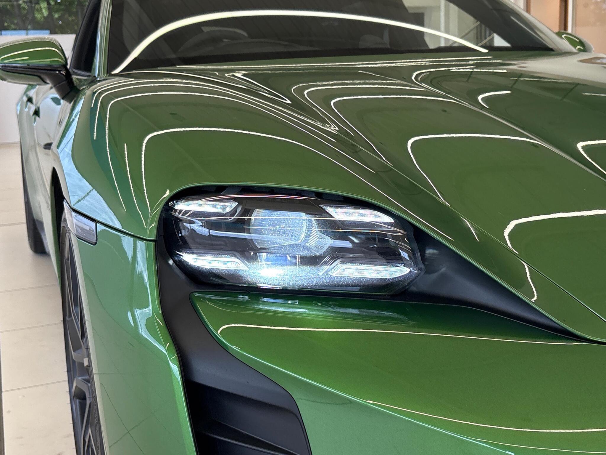 Porsche Taycan view 21