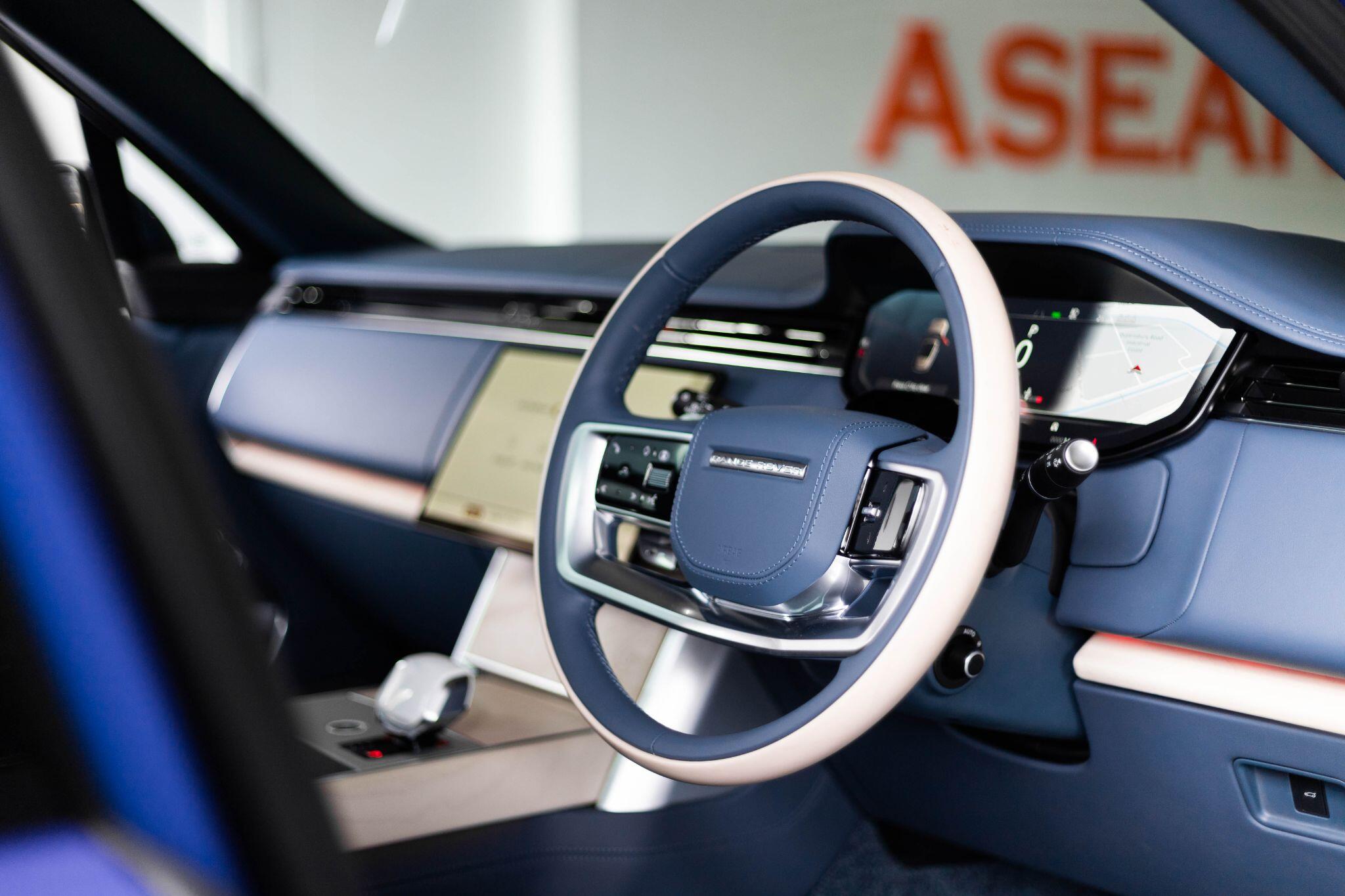 Land Rover Range Rover view 14