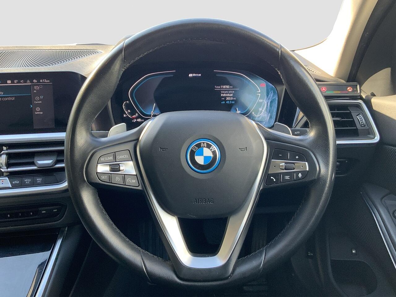 BMW 3 Series view 9