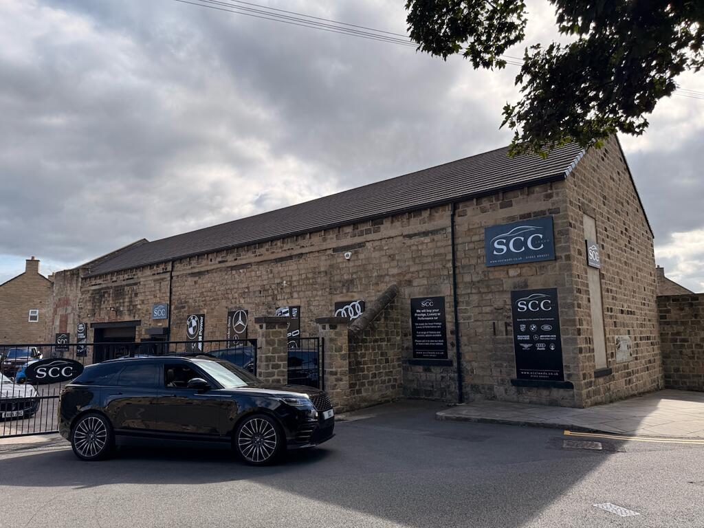 Land Rover Range Rover Velar view 10