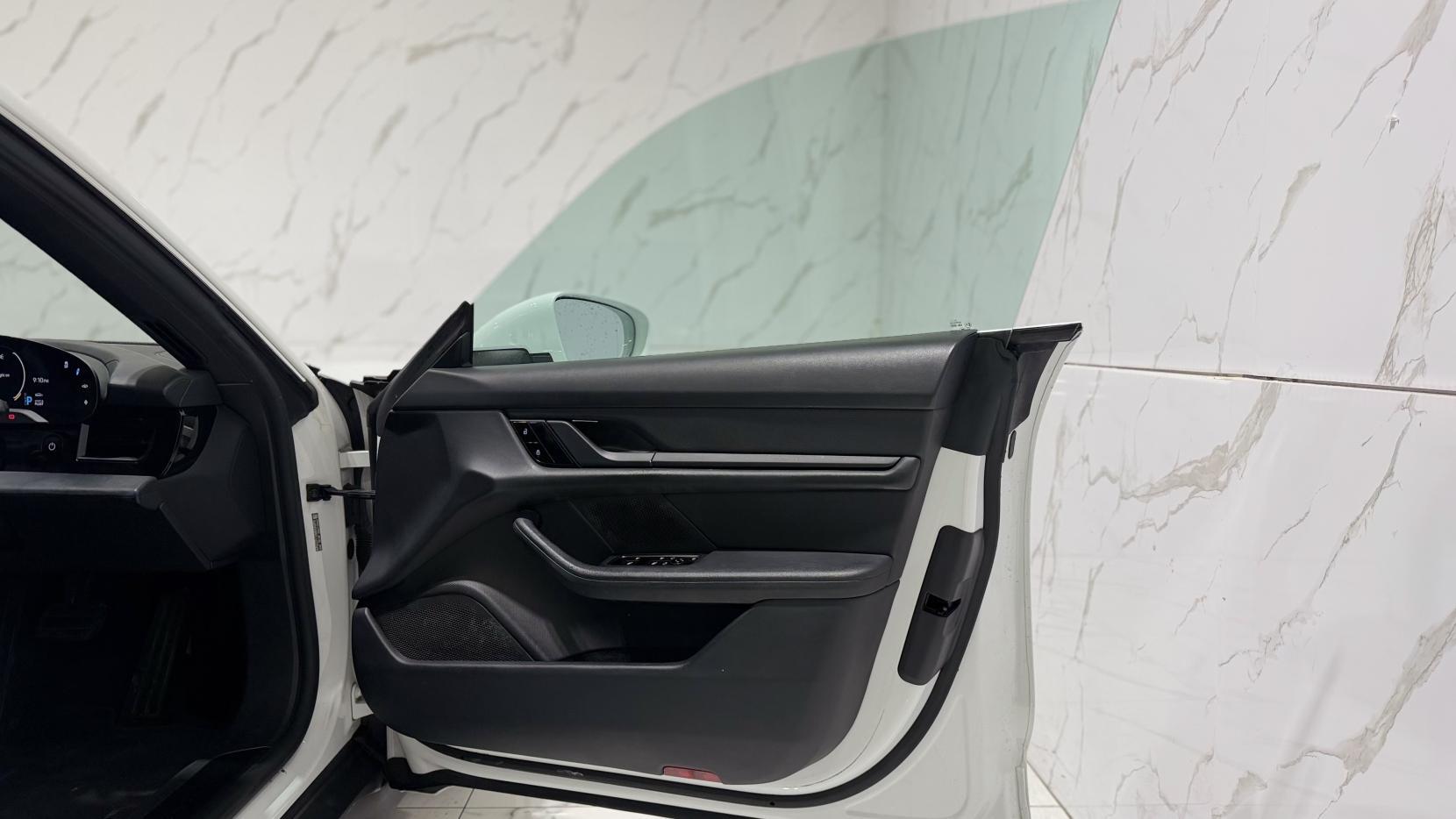 Porsche Taycan view 31