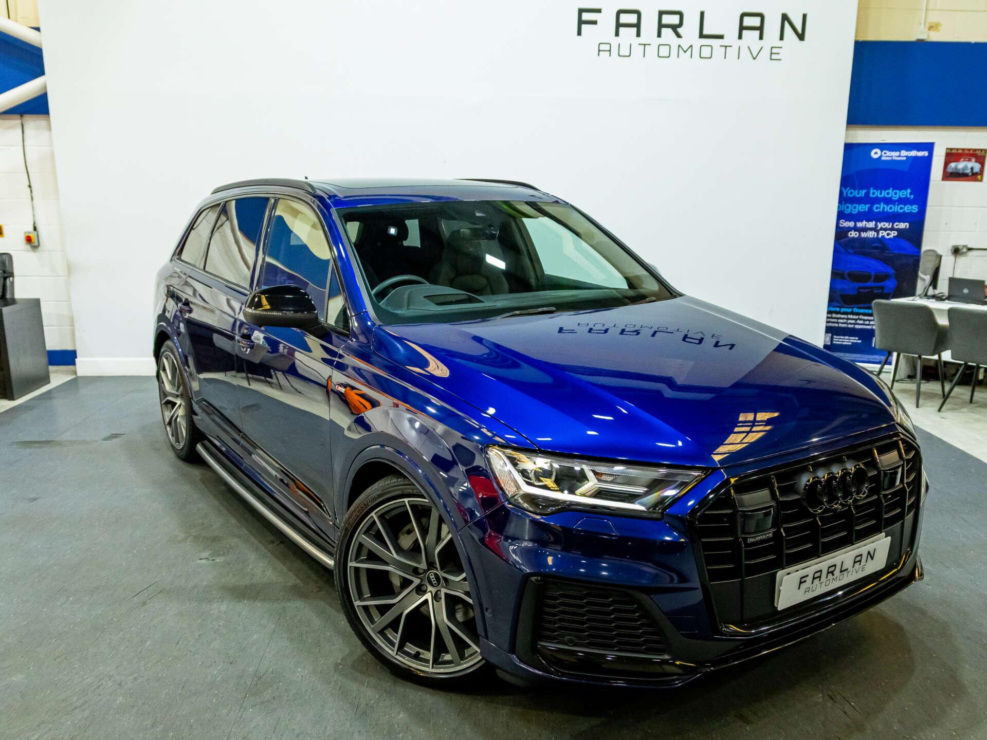 Audi Q7 view 9