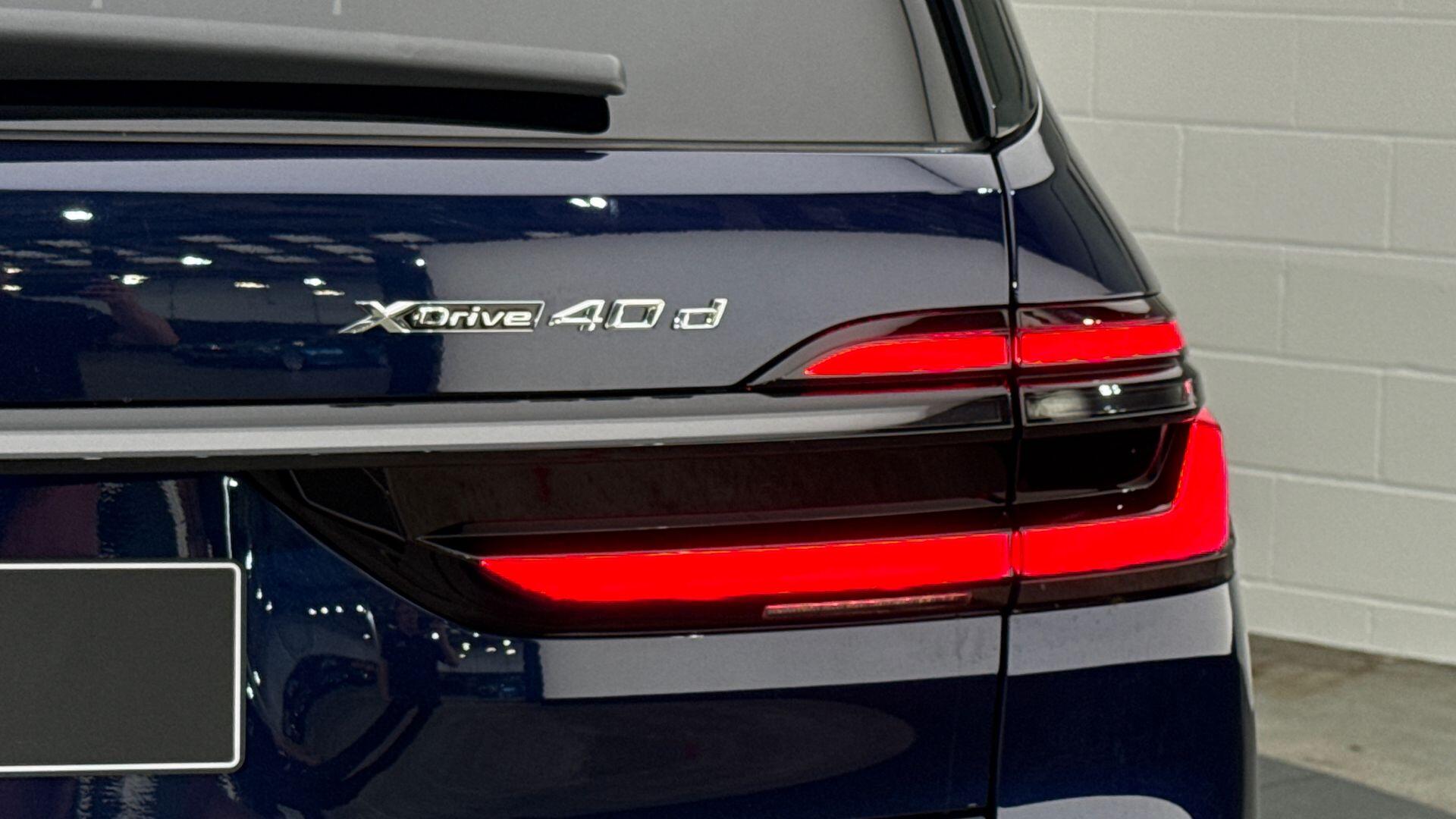 BMW X7 view 22