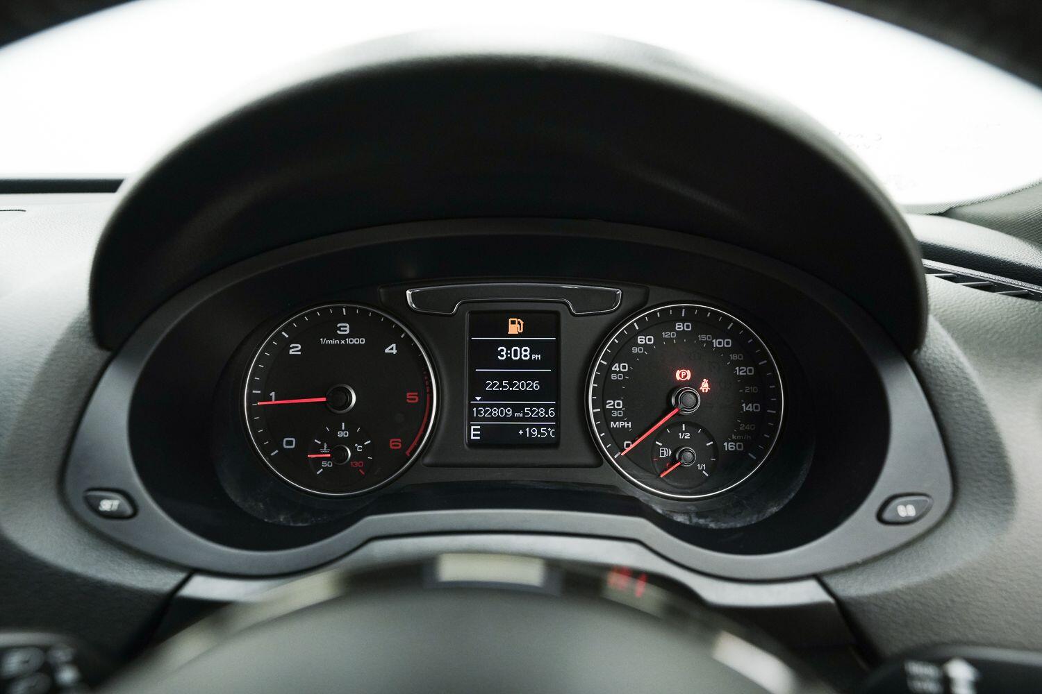 Audi Q3 view 26