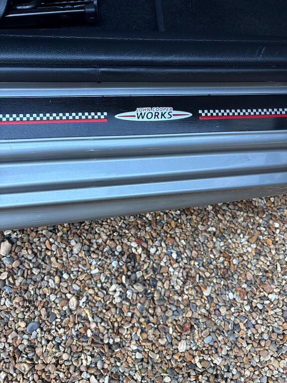 Mini Hatch view 37