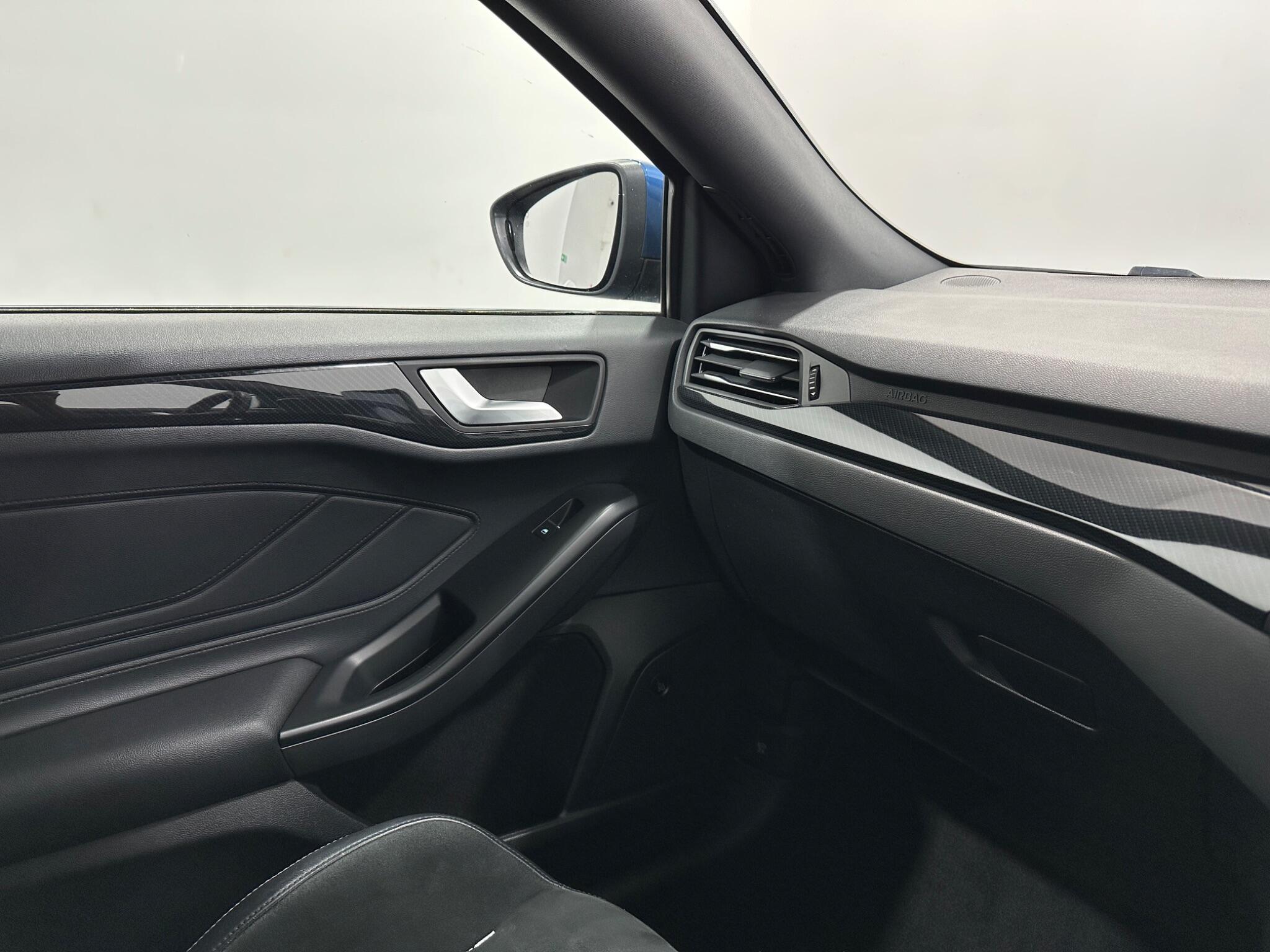 Ford Focus view 26