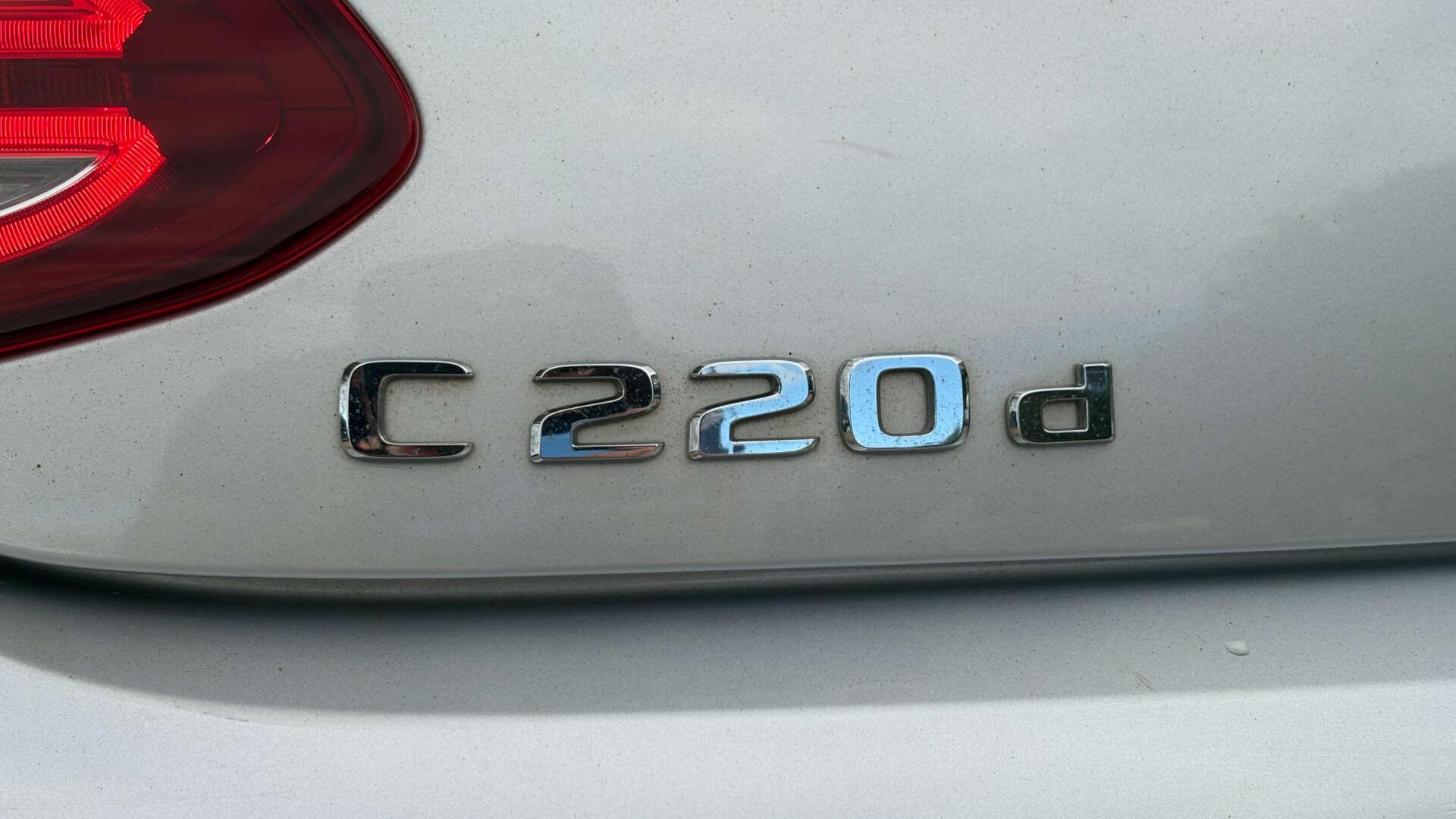 Mercedes-Benz C-Class view 36