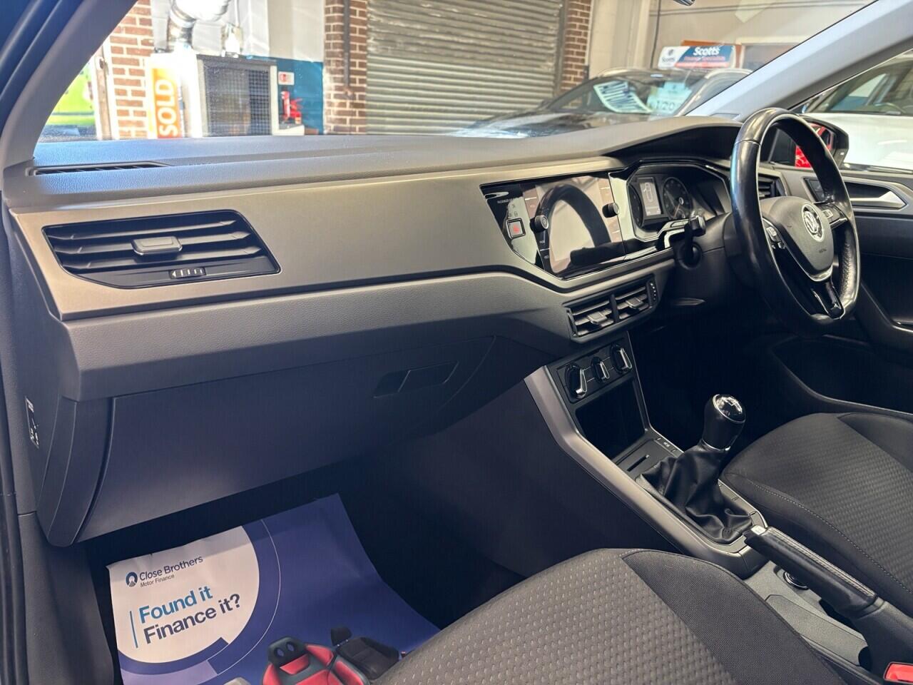 Volkswagen Polo view 24
