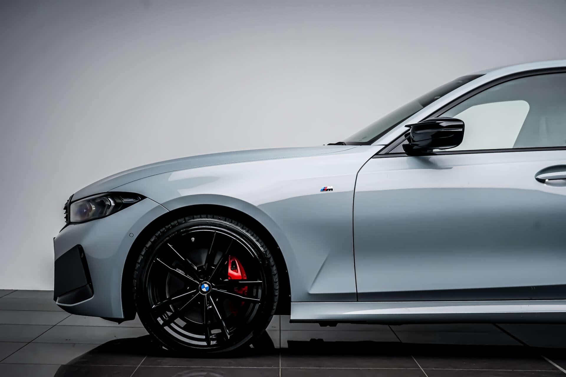 BMW 3 Series view 12
