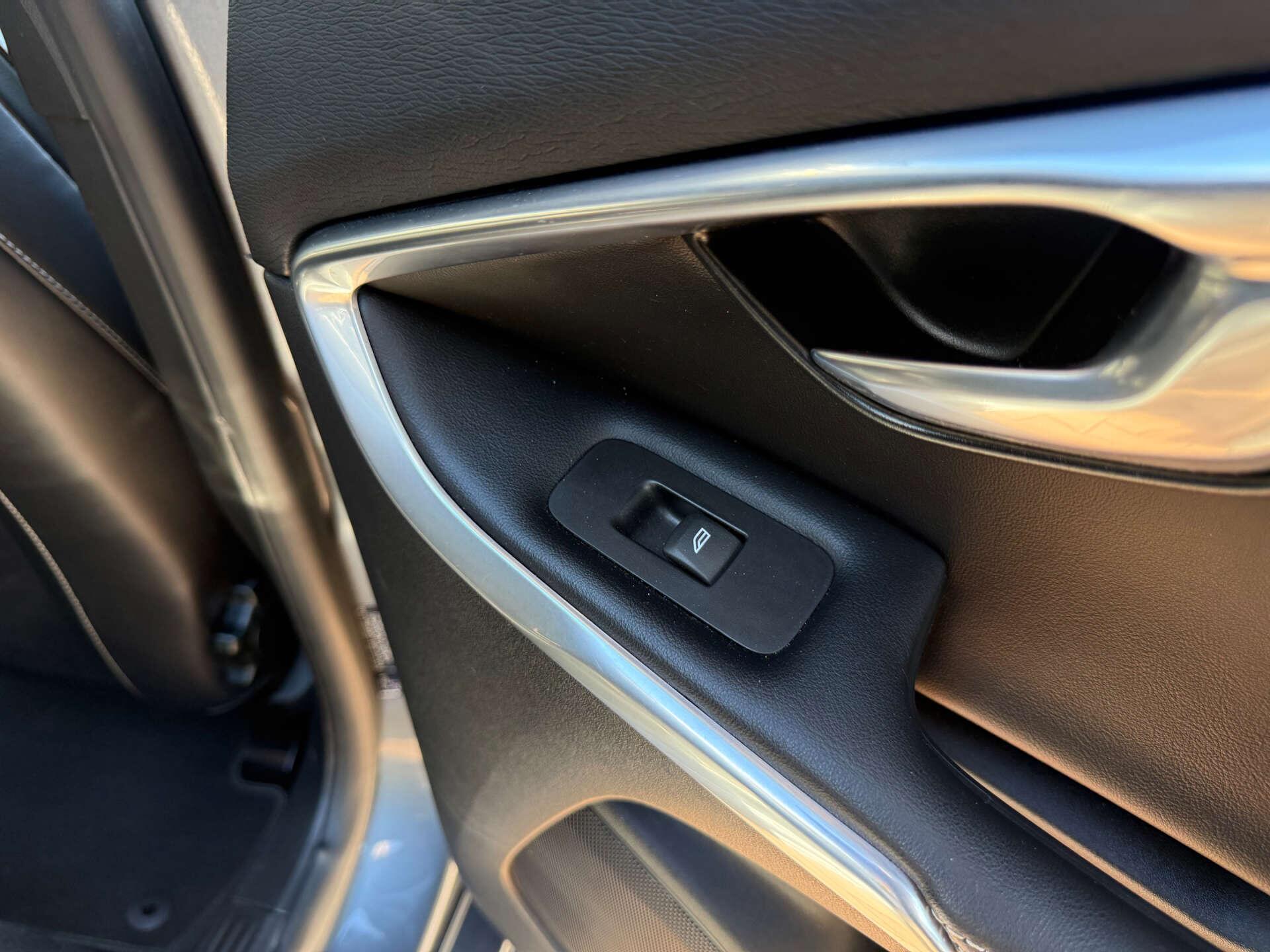 Volvo V40 view 52