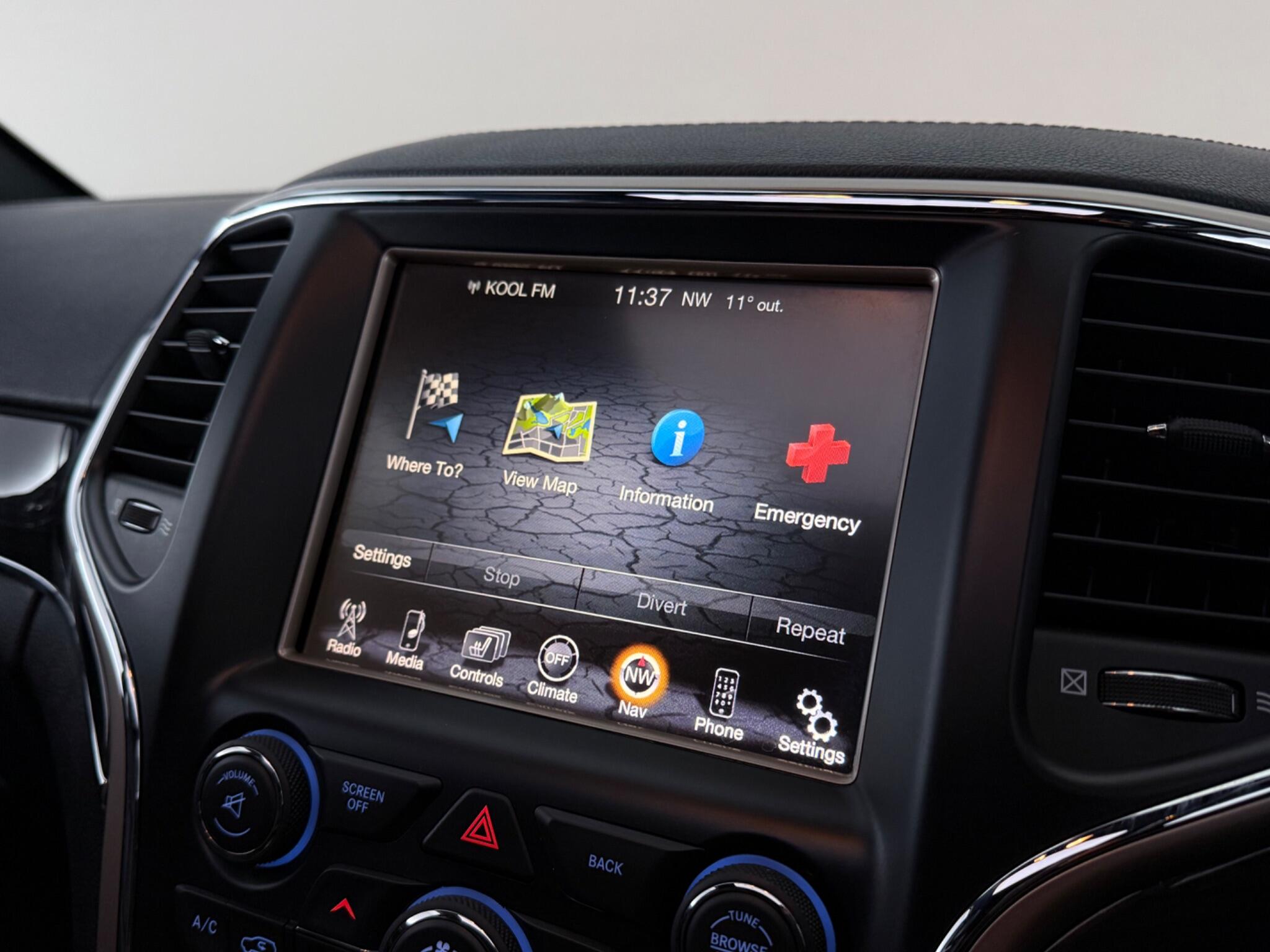 Jeep Grand Cherokee view 25